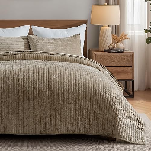 Miniatura 87 de EVERGRACE Velvet Quilt Set King Size, Luxurious Soft Striped Channel Bedding Set, Lightweight Velvet Comforter for All Season, Oversized Bedspread
