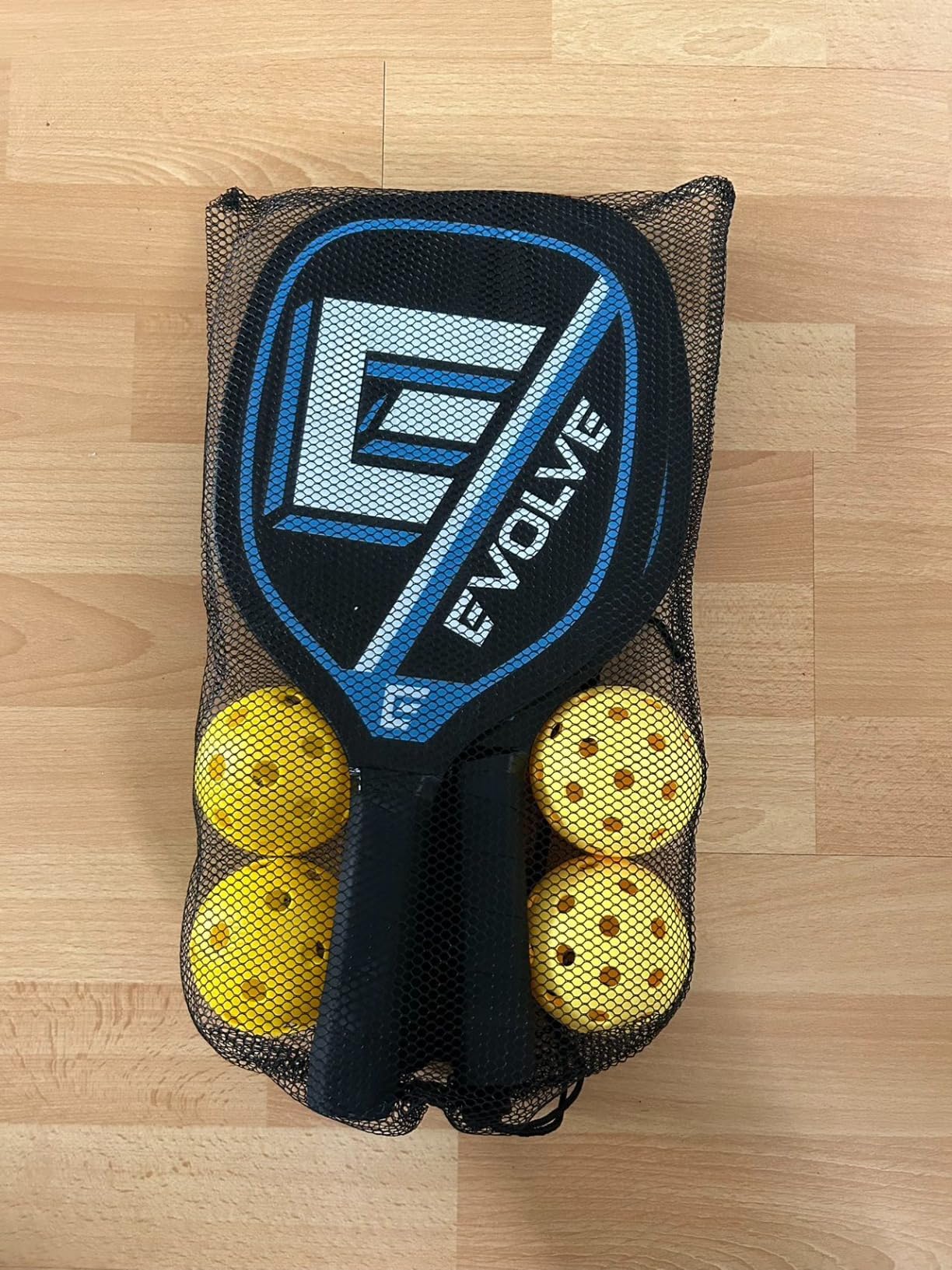 Raquette de pickleball, Pickleball Paddles Set avec 4 pagaies en bois de haute qualité, 4 pickleballs et 1 poche portable pour usage intérieur et extérieur, excellentes pagaies pour débutants