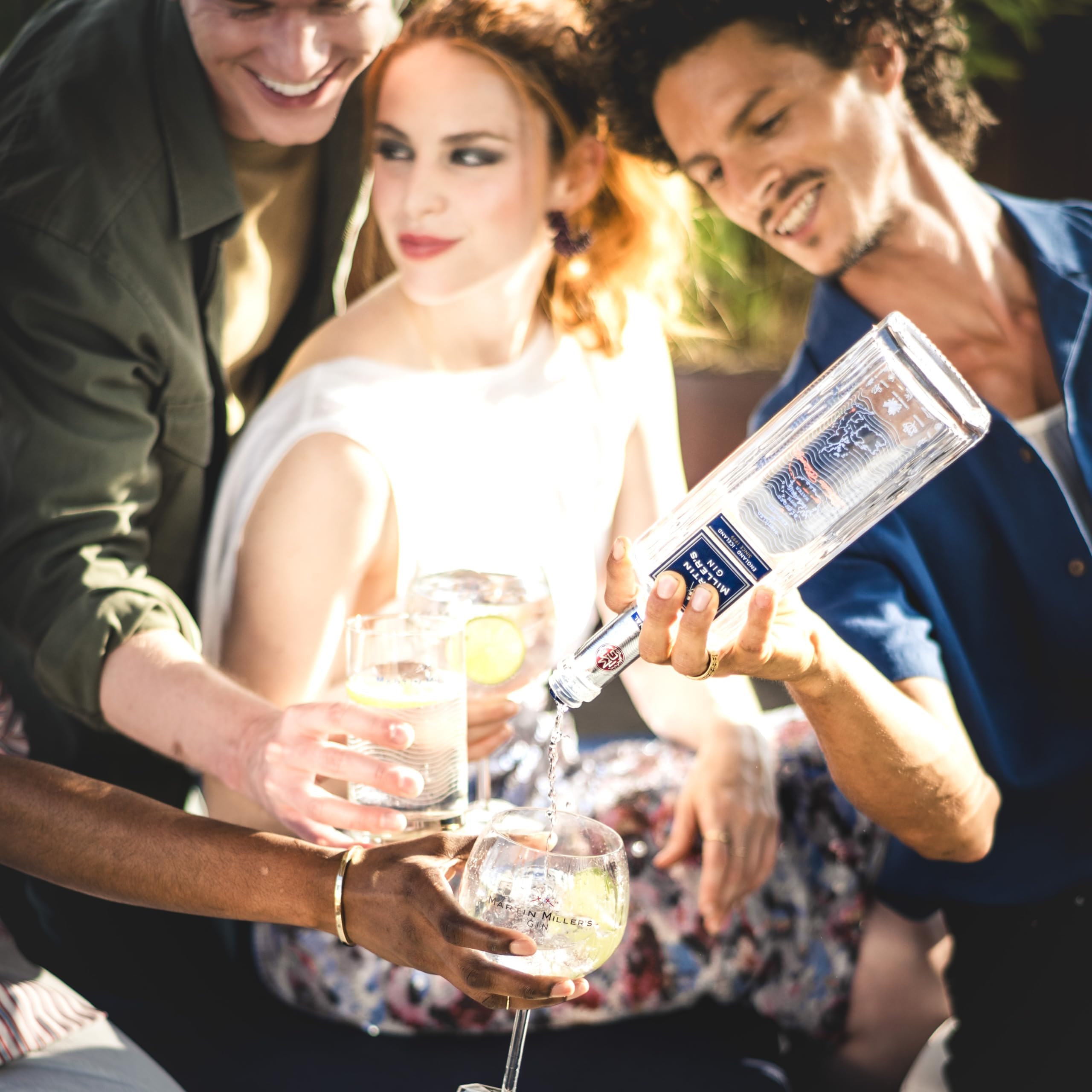 Martin Miller's Ginebra - Pack para Regalo: 2 Botellas de 70 cl + 4 Copas Exclusivas | Para Gin Tonic y Cócteles Sofisticados