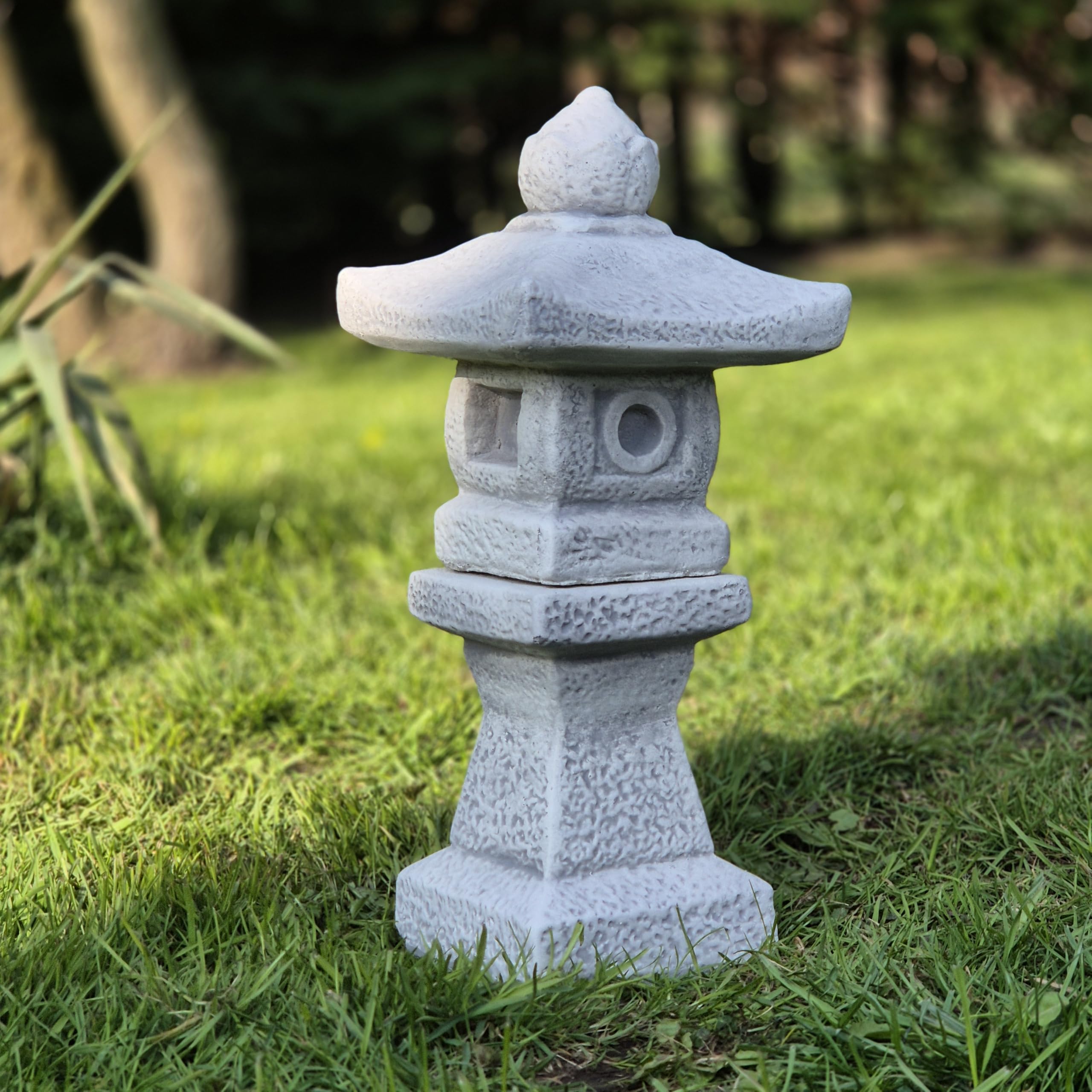 FABRIQ Pagode japonaise toro en pierre – 37 cm, lanterne peinte à la main, figurine résistante aux intempéries – Décoration extérieure