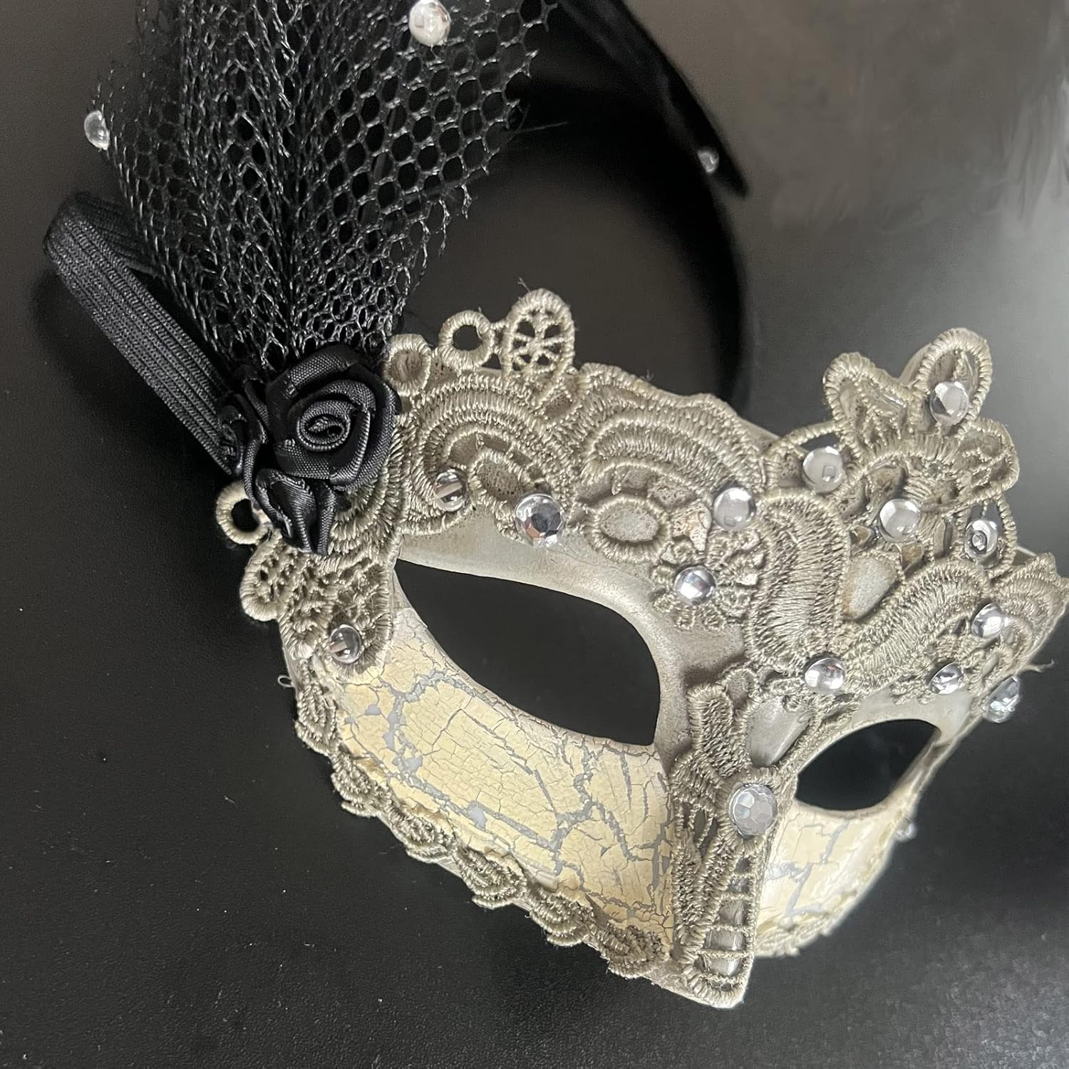 Sinsoledad masquerade mask for women, for dance party , Mardi Gras, balls, masquerades, costume party, weddings and fashion shows. : Clothing, Shoes & Jewelry