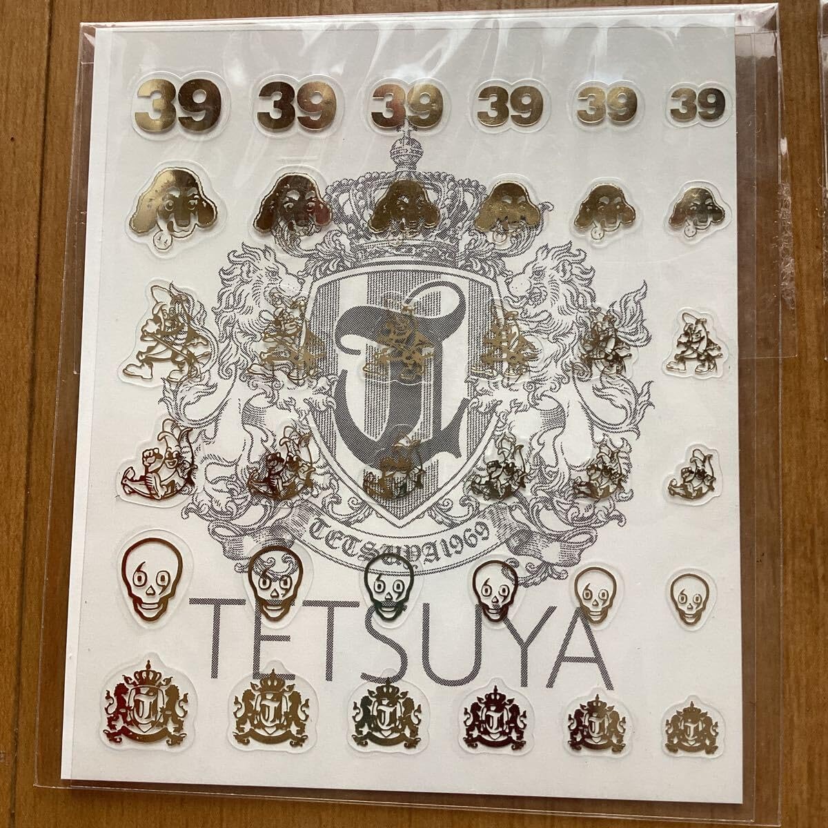 Amazon.co.jp: L'Arc-en-Ciel TETSUYAネイルシール3枚 王冠