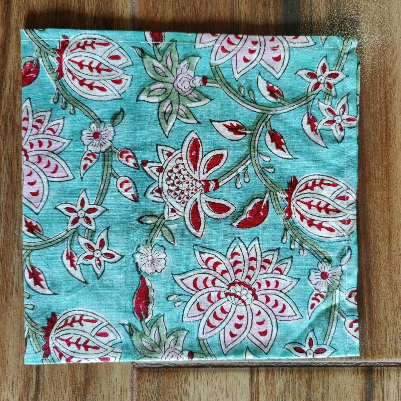 INDACORIFY Lot de 50 Serviettes de Table 100% Coton imprimé à la Main de Style Indien, Serviettes de Table Mouchoir 40,6 x 40,6 cm Serviettes de Cuisine Décoration de Table en Lin