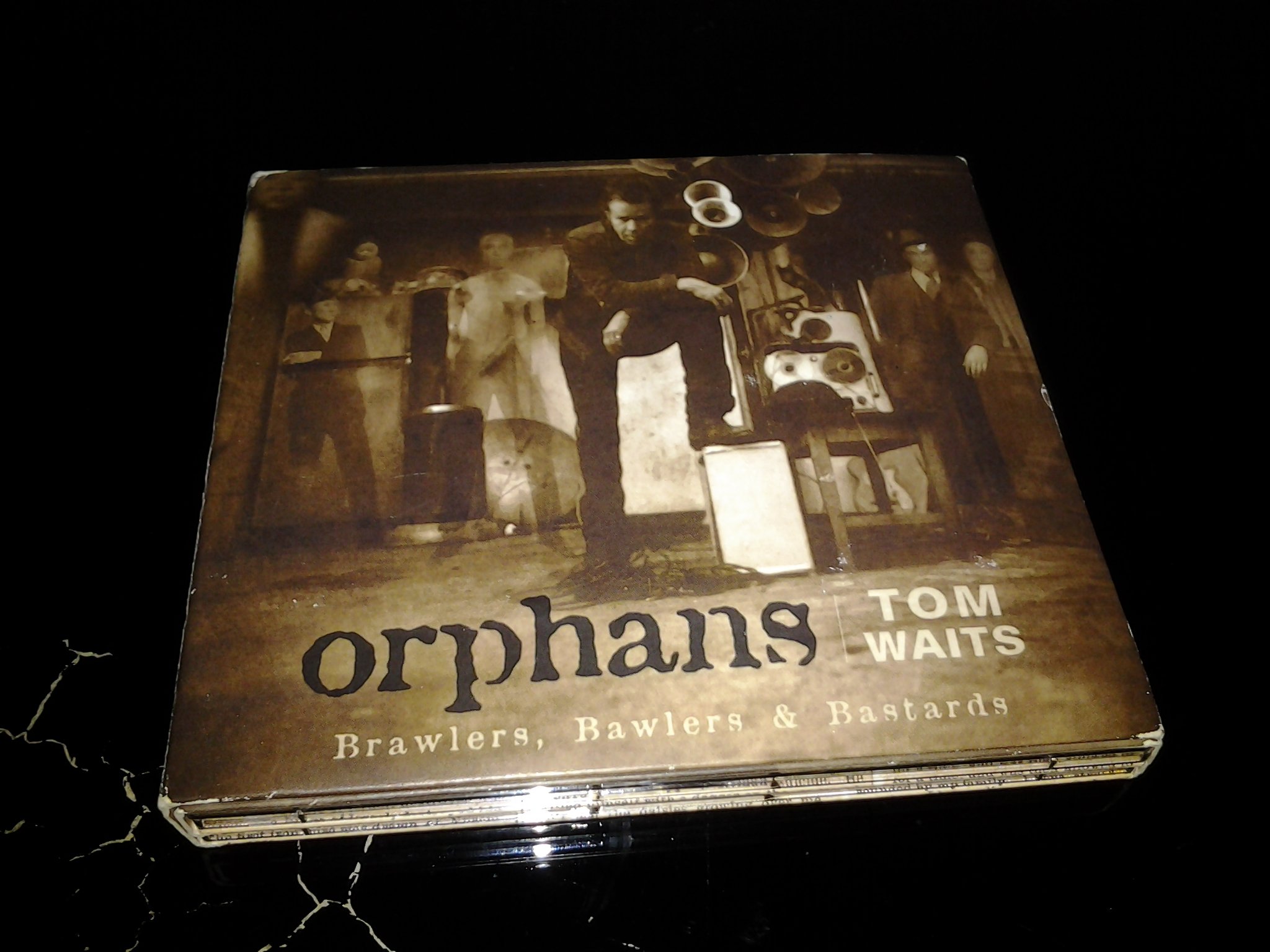 Orphans: Brawlers, Bawlers & Bastards (3 CDs) [Audio CD] Waits, Tom and Tom Waits