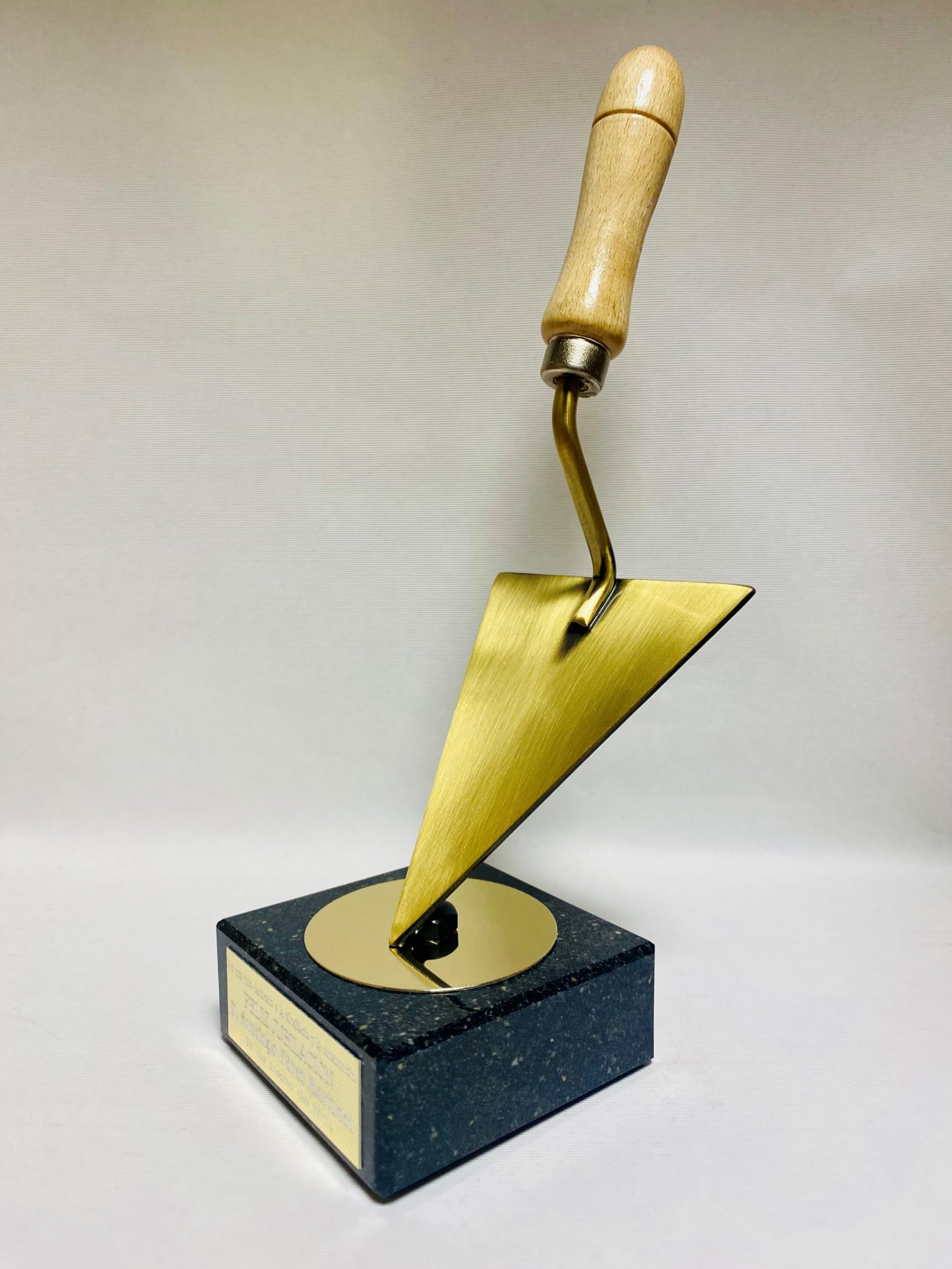 Regalo Albañil Jubilación o Despedida Figura Personalizada con peana de mármol