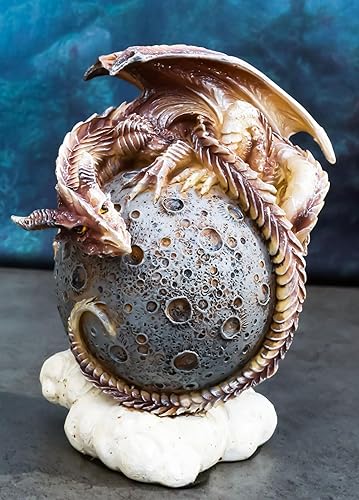 Miniatura 2 de Ebros Gift Dream Weaver Fantasy Wyrmling Dragon Sleeping On Cratered Moon Figurine 4.5" High Celestial Lunar Drake Calabozos y Dragones Decoración