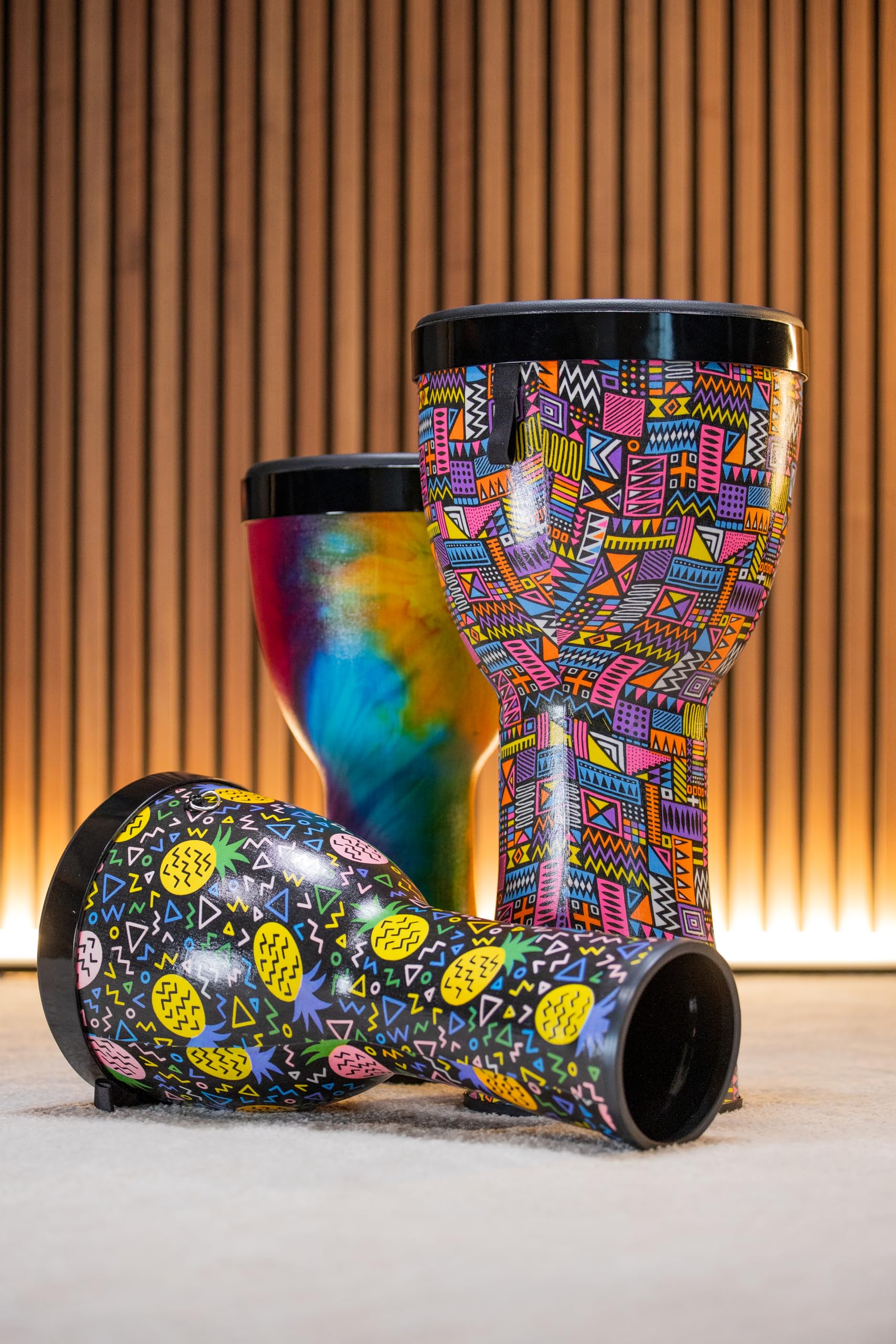 GEWA Liberty Djembé Nestable - Diametro: 8" (20,3 cm) - Altezza: 16,5" (41,2 cm) - Motivo: Crazy Neon