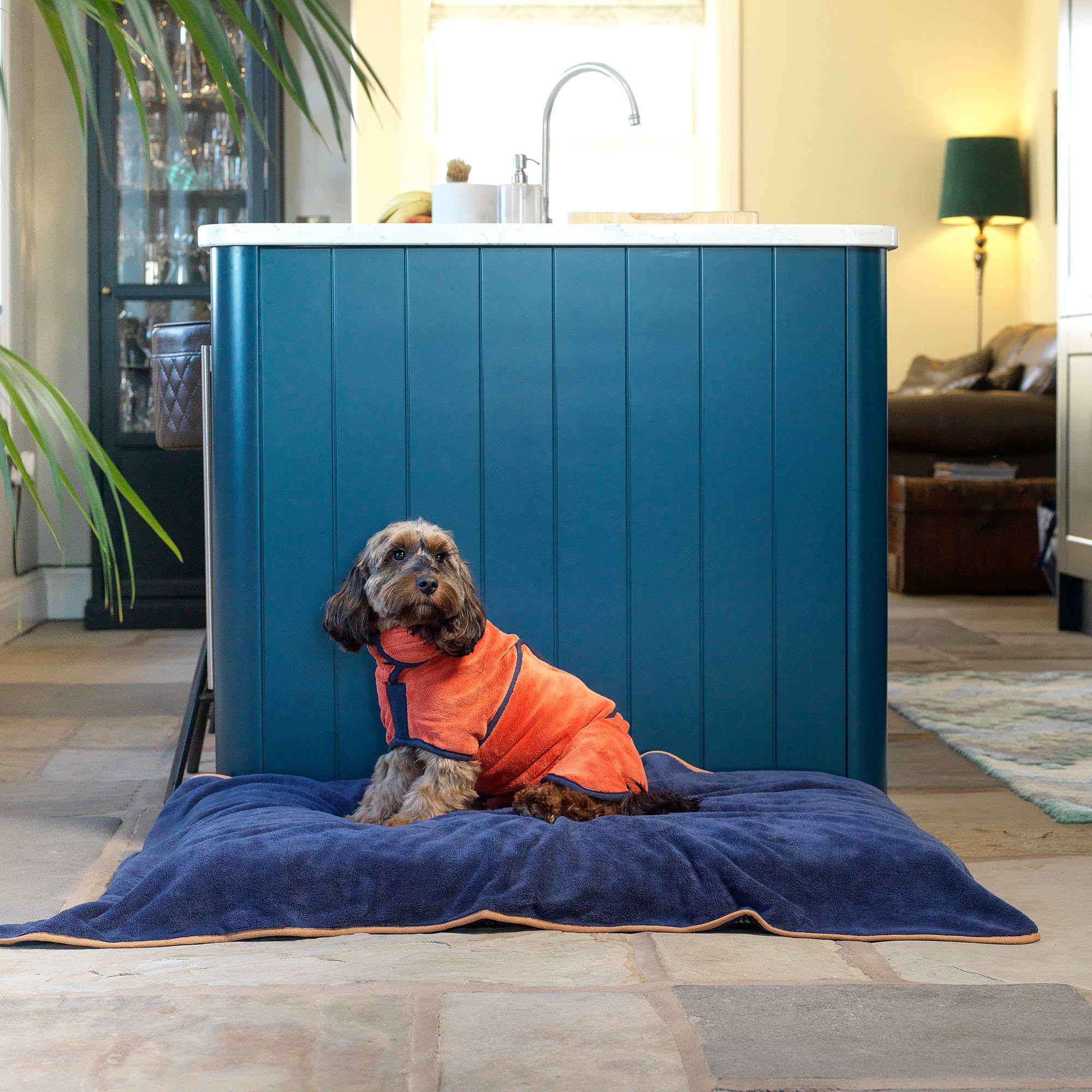 Lucky Paws® Peignoir Chien Super absorbante – Peignoir pour Chien à Double Couche Luxueuse – Serviette Ultra Douce – Séchez Votre toutou sans Effort en Quelques Minutes (L, Ambre)