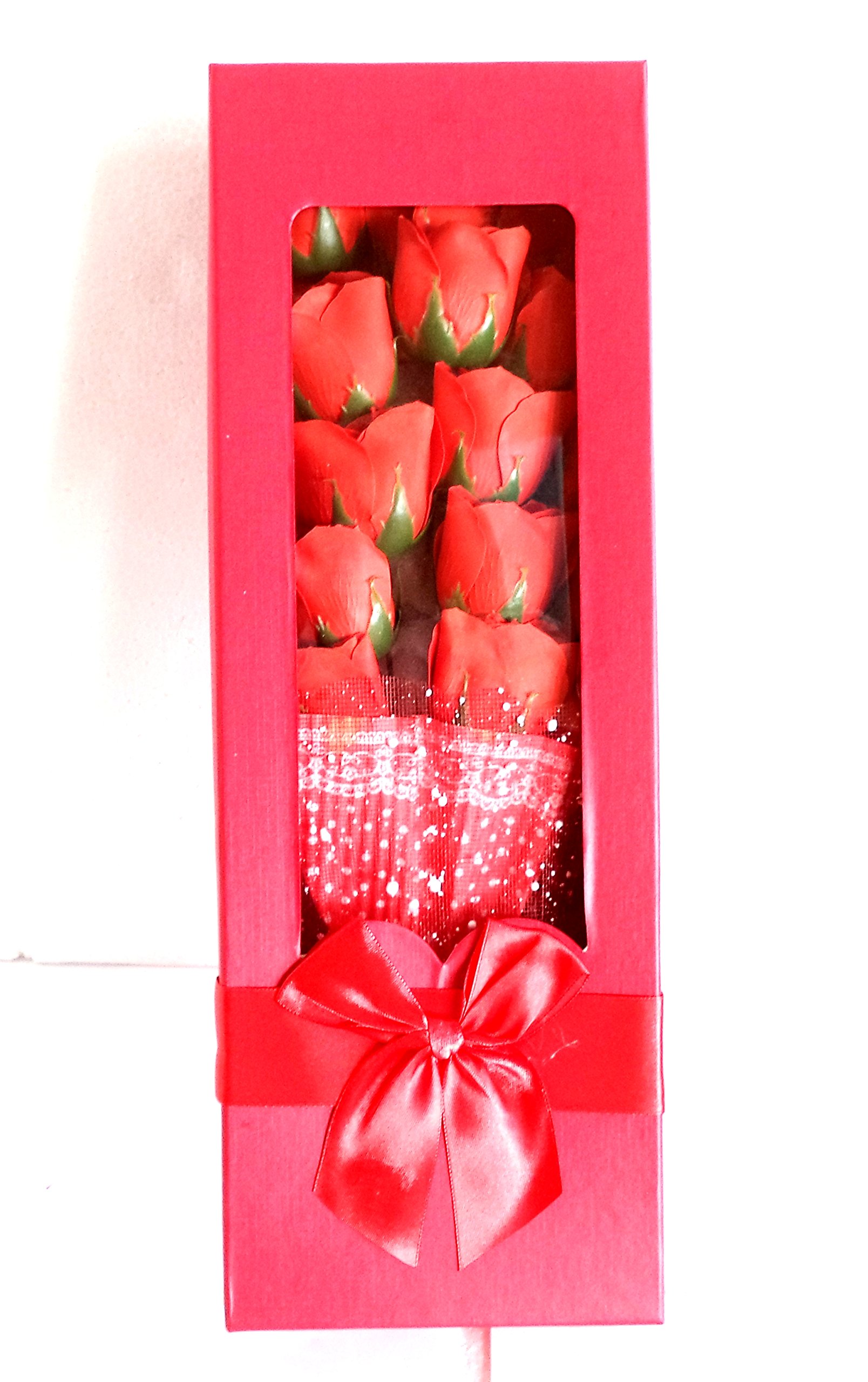 Ramo de 15 Rosas Rojas, los pétalos Son láminas de jabón. Presentado en Caja de Regalo. Medidas de la Caja: 43x15x8 cms..
