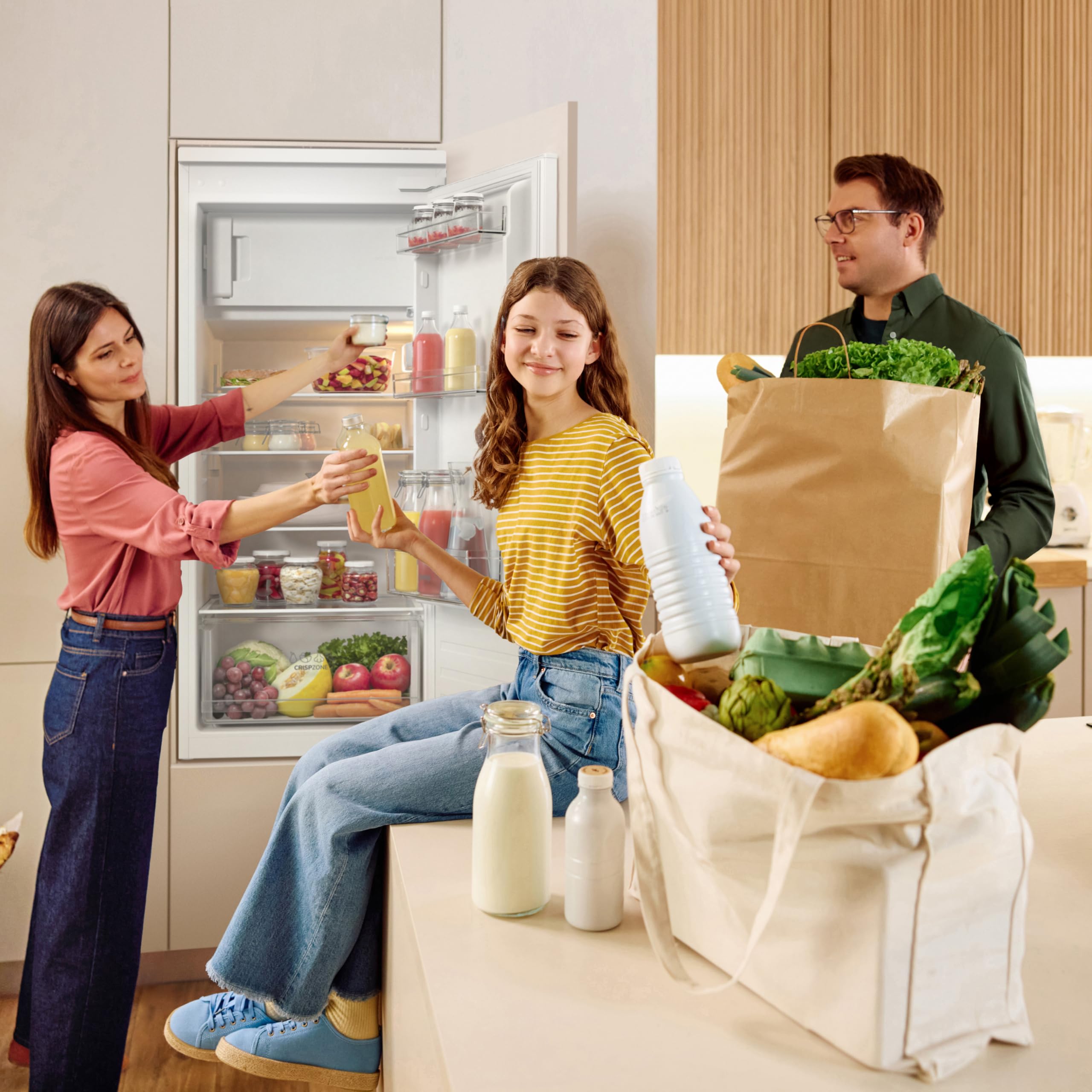 Gorenje RBI512E21 EinbauTischkühlschrank mit Gefrierfach, 122cm Nische, Schlepptürscharnier, 179L(163L plus 16L), Inverter, CrispZone, Türalarm, LED Licht, BxHxT: 54×122,1×54,5 cm, Weiß