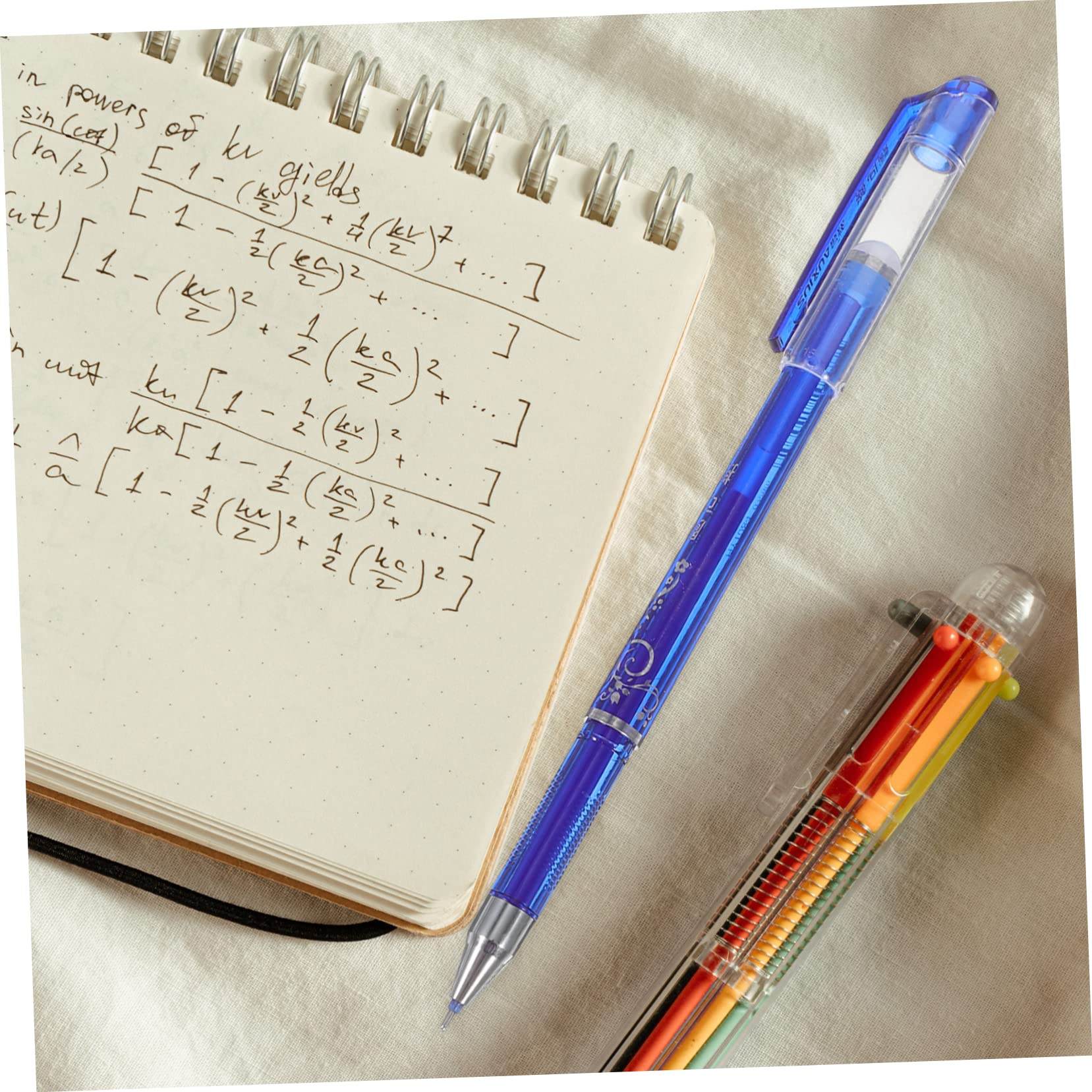 Uonlytech 12pezzi Penne Blu Cancellabili Set per Ufficio Scuola Articoli per Scrittura Inchiostro Blu Fluido e Punta Fine per Prendere Appunti e Scrivere Carta