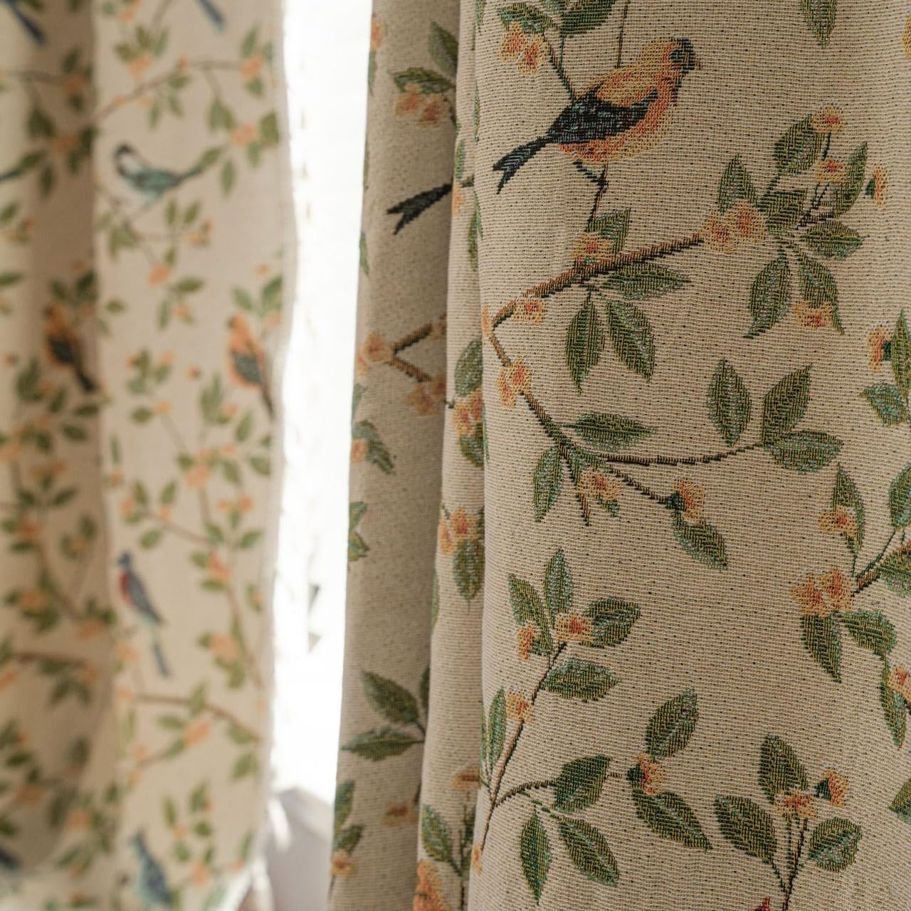 USTIDE Cortina Shabby de Flores y Pájaros - 1 Panel Cortina Botánica de Estilo Rústico con Bolsillo para Barra, Reducción de Luz, Borlas Elegantes - Tema de Jardín Natural, 150x220cm