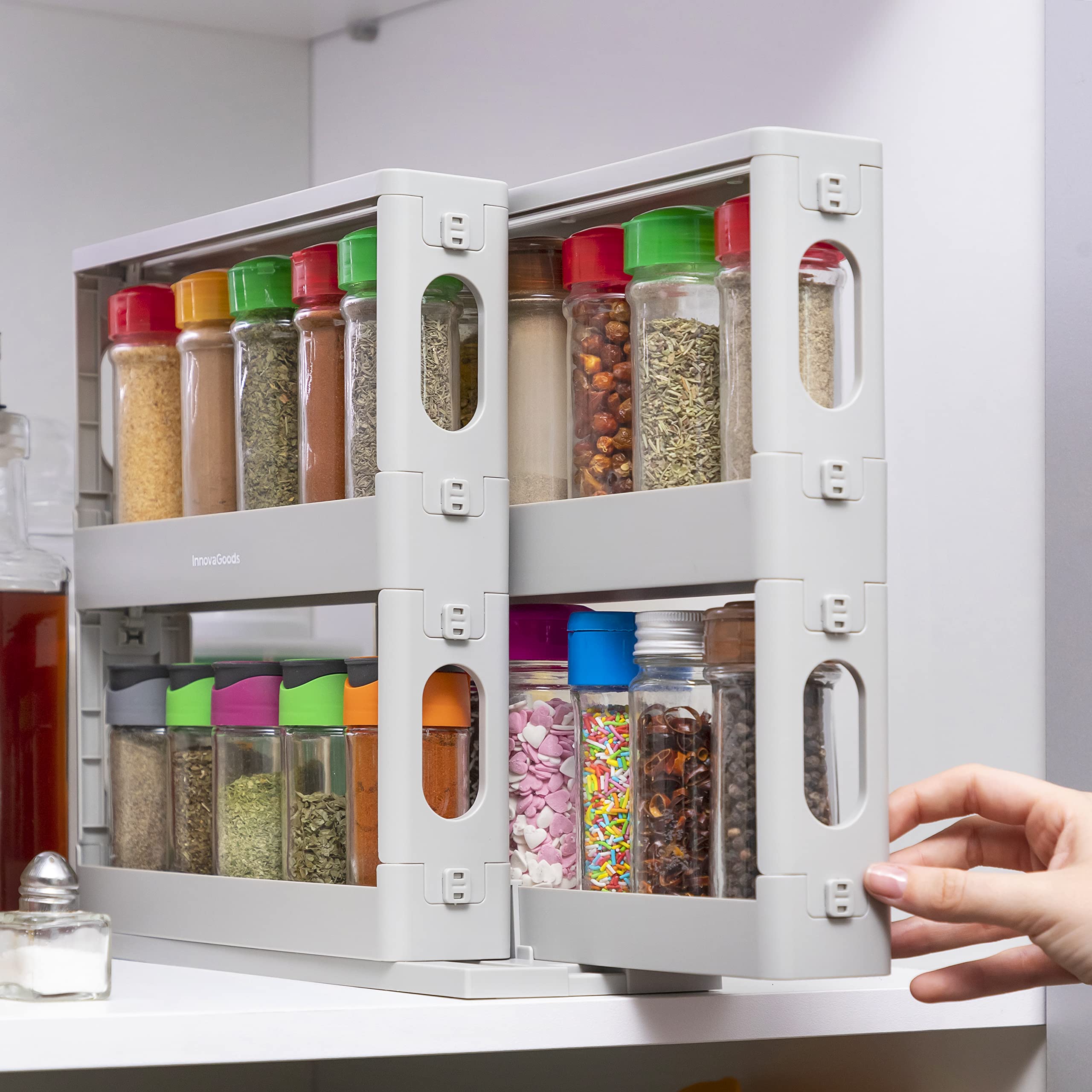 InnovaGoods® Organisateur d'épices coulissant et pivotant Rispick InnovaGoods, stocke tes épices de manière ordonnée et accessible, design compact, idéal pour la cuisine.