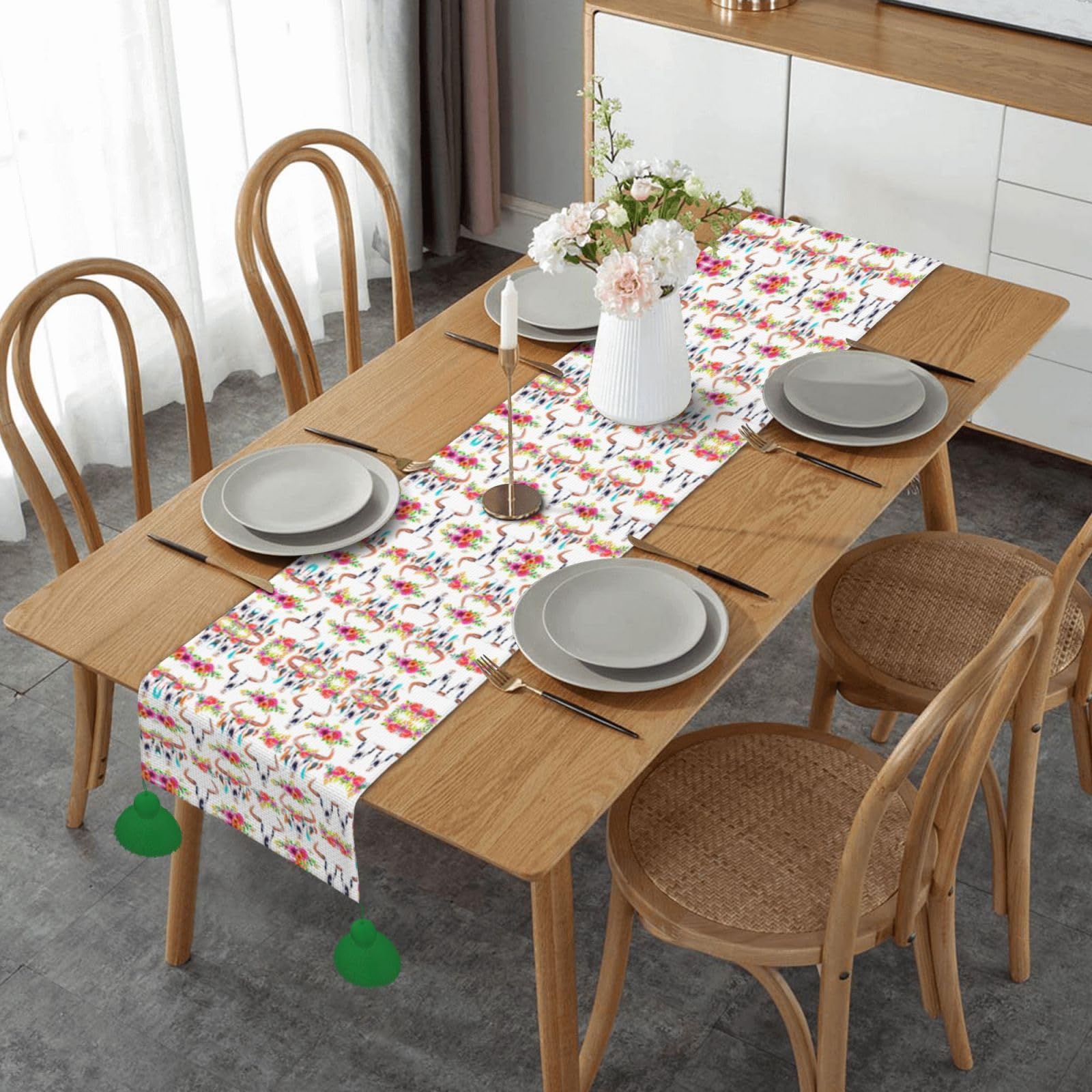 Chemin de table de Noël bull skull 152cm avec pompons
