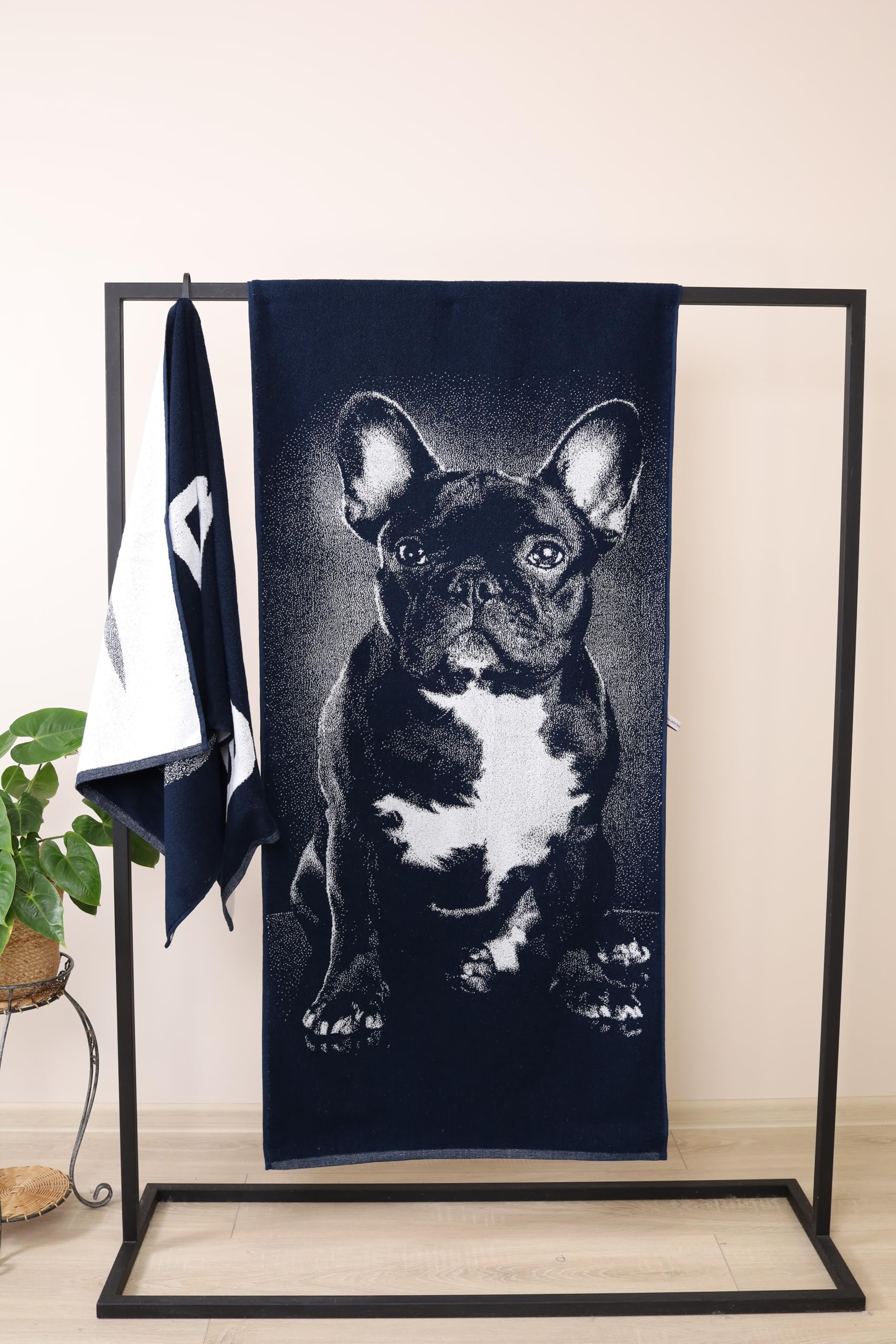 Serviette 100 % coton - Motif bouledogue - Serviette de bain douce avec motif pour adultes et enfants - Serviette de plage et de sport - Motif chien - 67 x 150 cm