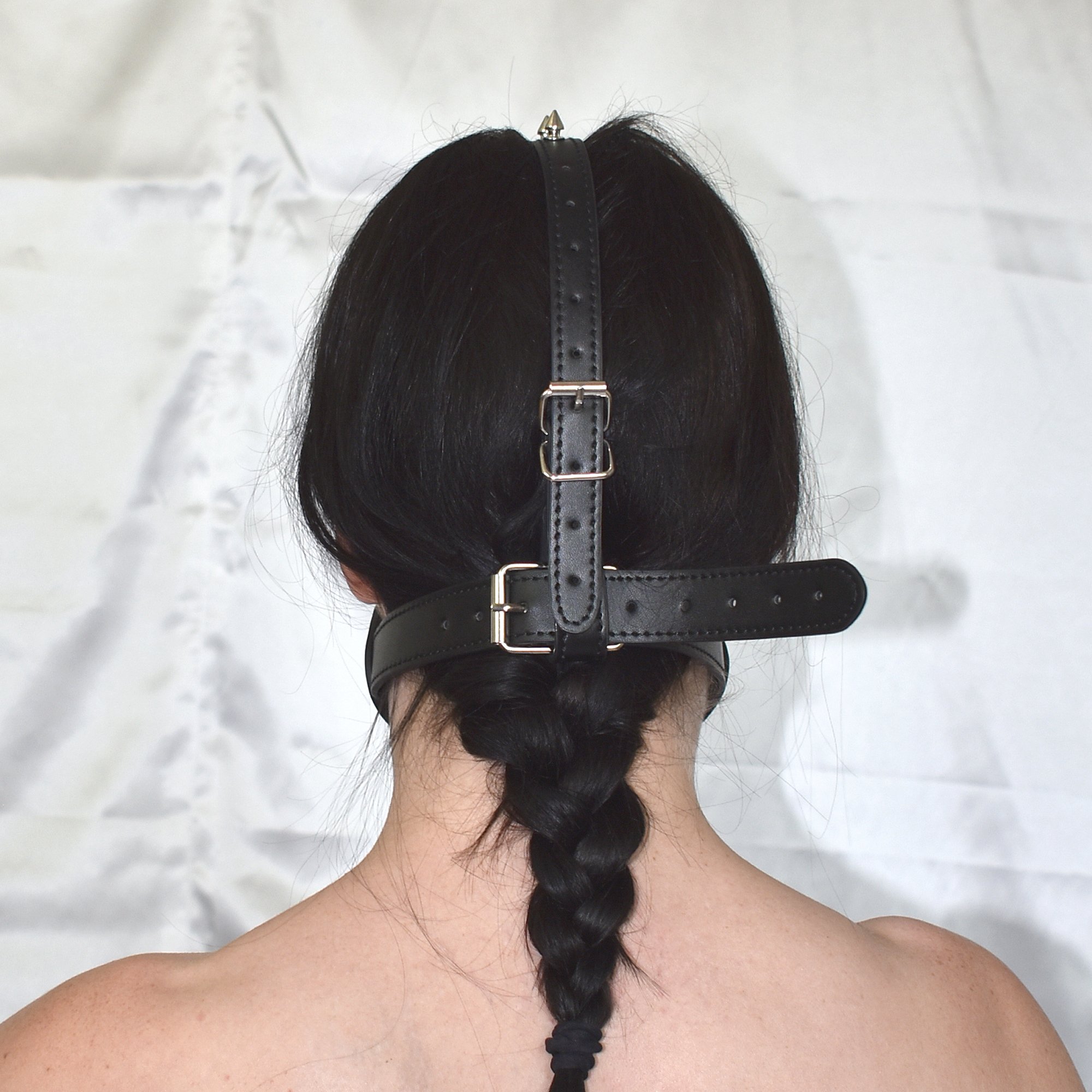 Maschera Fetish Pissgag con Imbuto & Tappo – Imbracatura Bondage per Giochi d'Urina – Bavaglio regolabile in ecopelle per sessioni BDSM