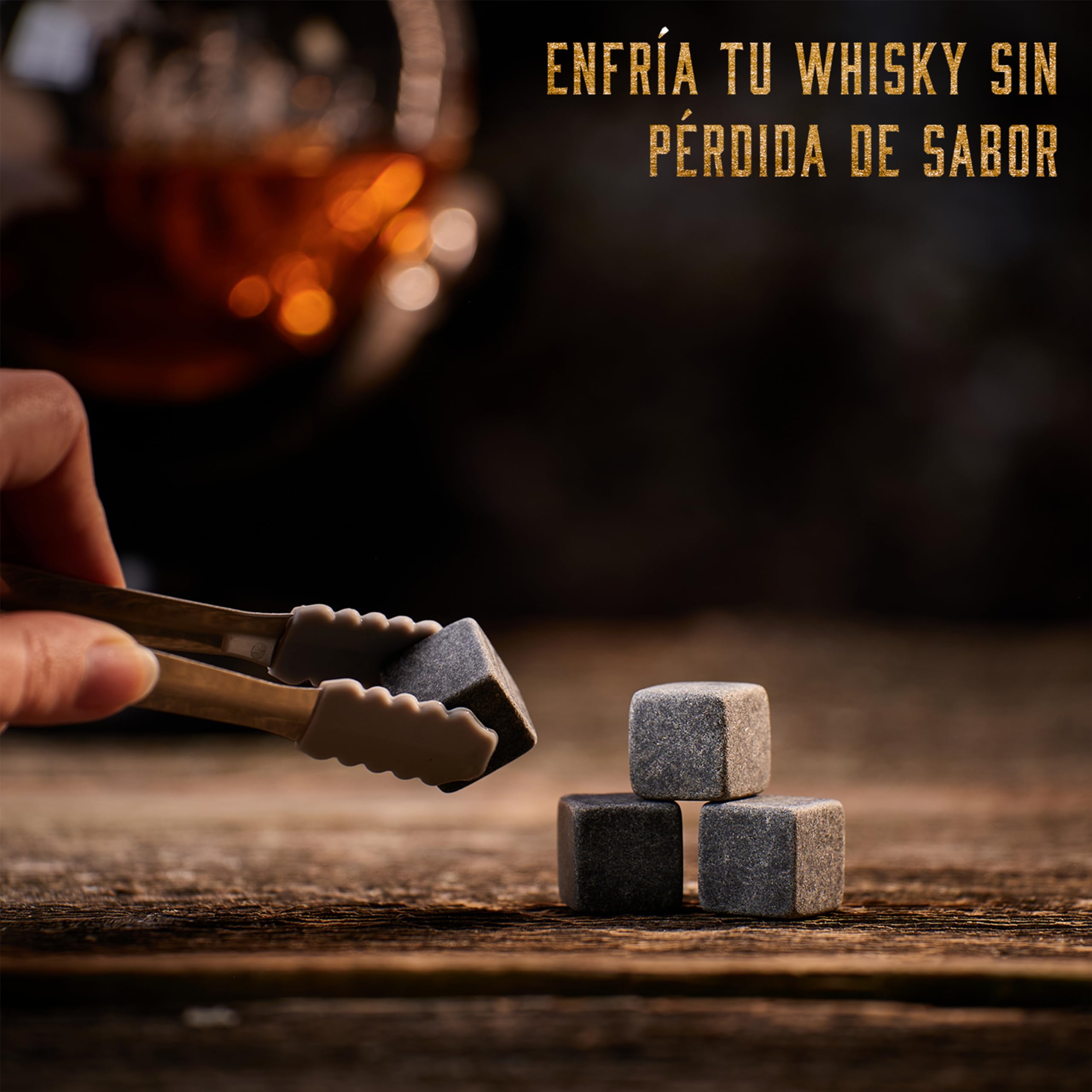 WHISISKEY Decantador de Whisky - Jarra de whisky - Decantador 900ml - Set de Regalo de Whisky - Regalos Originales para Hombres - 4 Piedras de Whisky, Accesorios