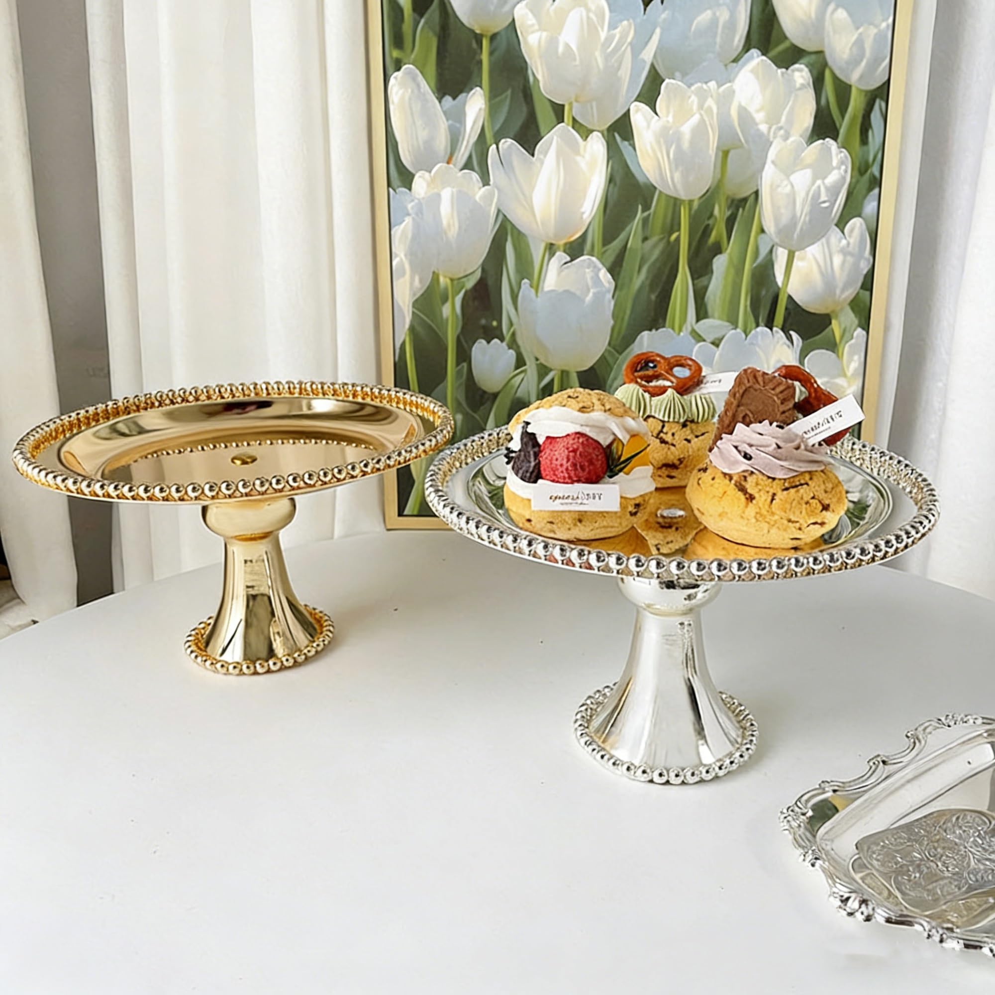 Vassoio da dessert per torte da 24 cm, piatto in metallo con bordo in rilievo per decorazione domestica per feste di nozze, piatto da portata per cupcake e pasticceria