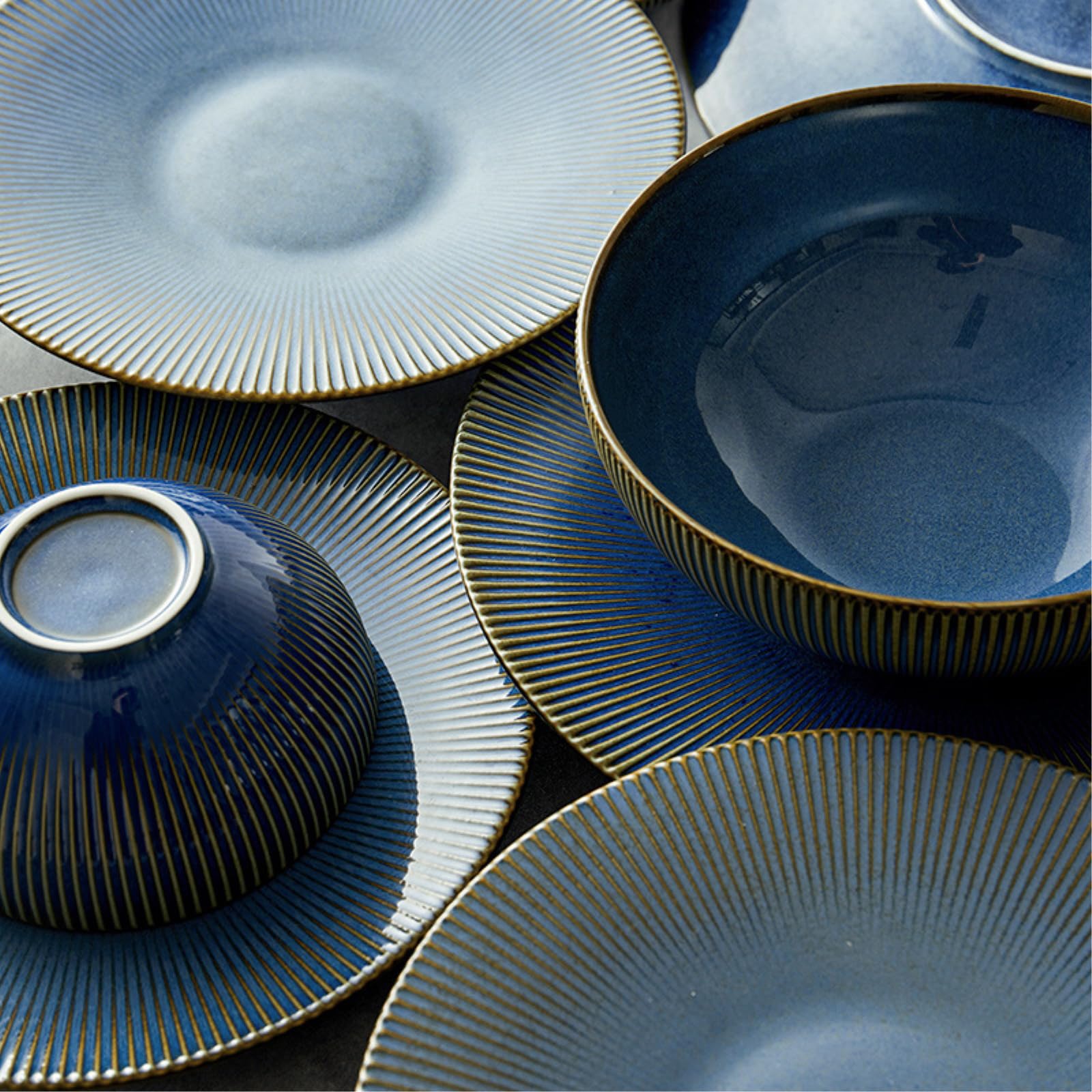Prosta zastawa stołowa do restauracji z ceramicznymi naczyniami podszkliwnymi i talerzami - miska do zupy 20 cm