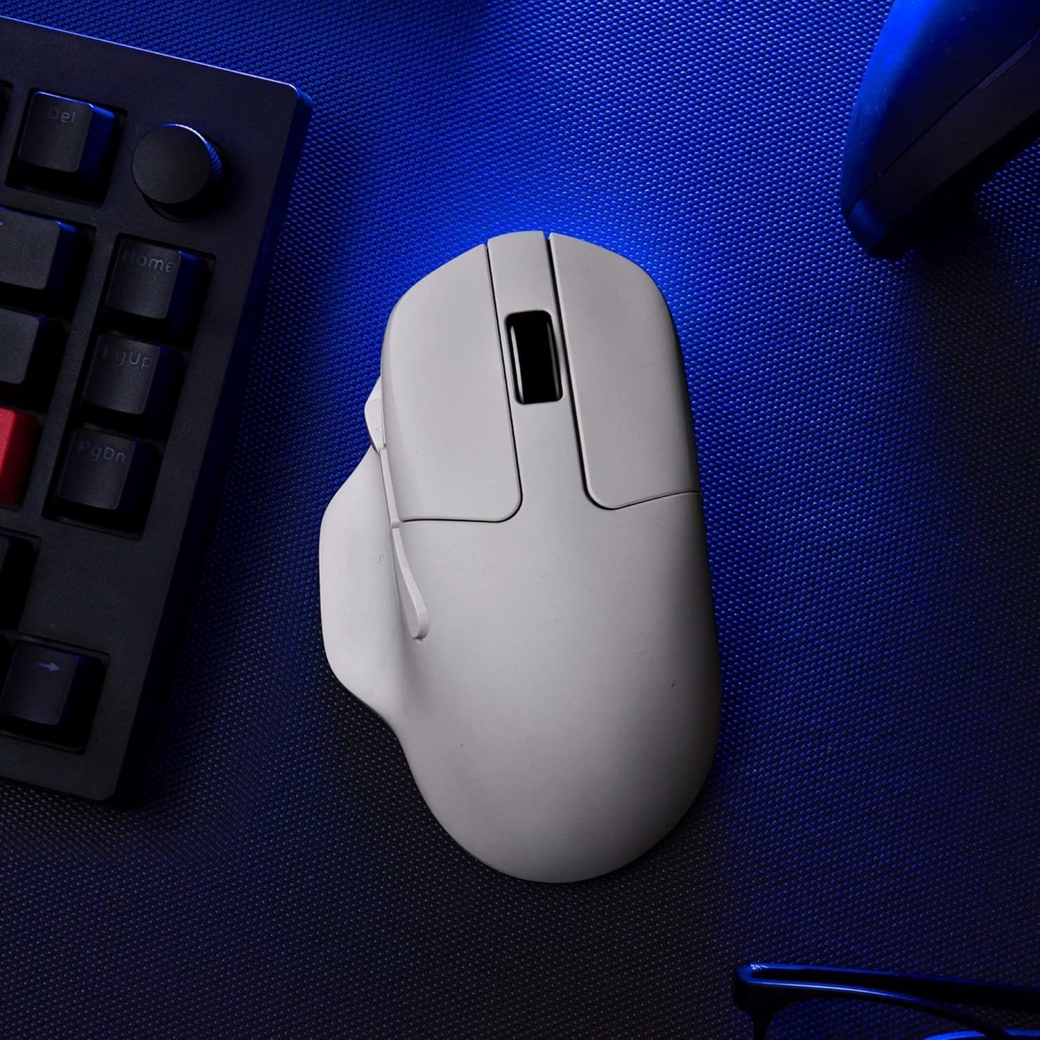 Keychron M7 Ratón inalámbrico para Ordenador, 26.000 dpi ópticos, 2,4 GHz/Bluetooth/Cable con botón Macro 63 g Ergonómico Ligero, hasta 70 Horas de Trabajo para portátiles macOS/Windows - Blanco