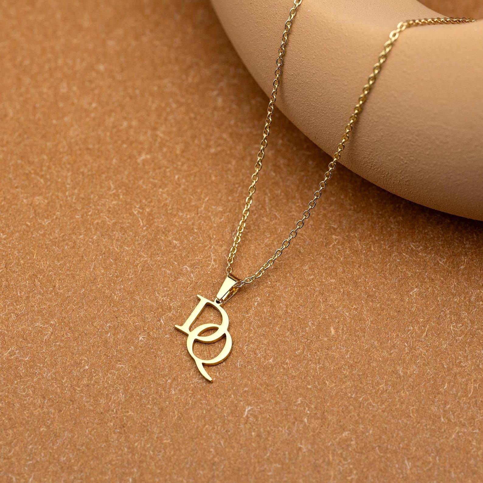 Su misura doppio collana con iniziale, personalizzato intrecciato lettera ciondolo per coppie, delicato monogramma gioiello per lei, Natale e San Valentino