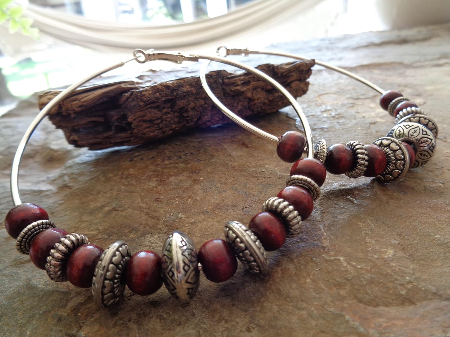 ◦•●◉✿ PENDIENTES DE ARO GIGANTE ROJO OSCURO DE 7,5 CM DE MADERA ETHNO BOHO TRIBAL EN MARRÓN ROJO ✿◉●•◦ Llamativos pendientes únicos con acrílico y madera ◦•●◉✿ PENDIENTES DE ARO GIGANTE ROJO OSCURO DE 7,5 CM DE MADERA ETHNO BOHO TRIBAL EN MARRÓN ROJO ✿◉●•◦ Llamativos pendientes únicos con acrílico y madera