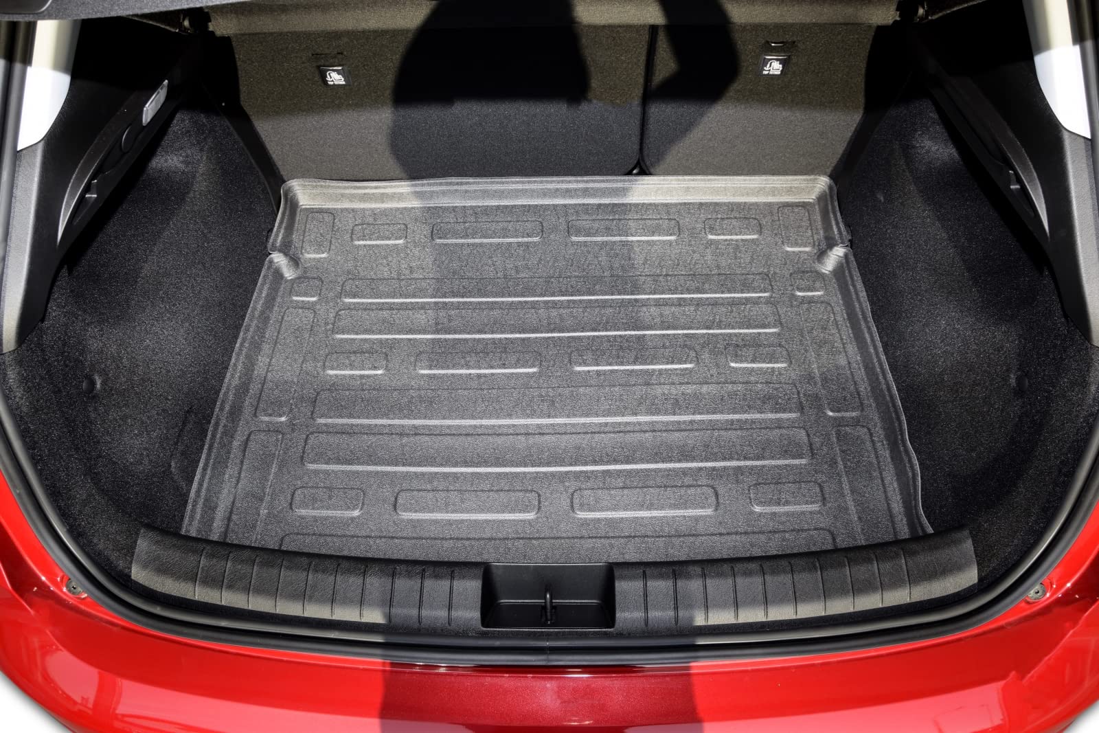 SCOUTT Tapis De Coffre sur Mesure pour Fiat Tipo 5P. Berlina Depuis 2015, Noir, Antidérapant, Bord Haut, Toutes Saisons