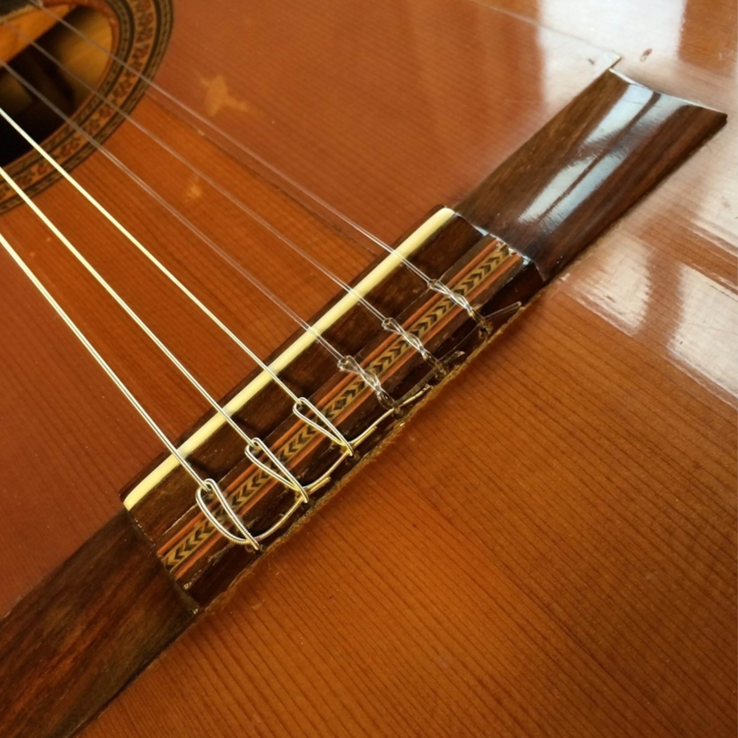 PARENCE.- Struny do gitary klasycznej – Zestaw 6 strun nylonowych 0.28/0.29/0.32/0.35/0.40/0.43 – Nylonowe wysokie struny + basy pokryte srebrem – ~105 cm