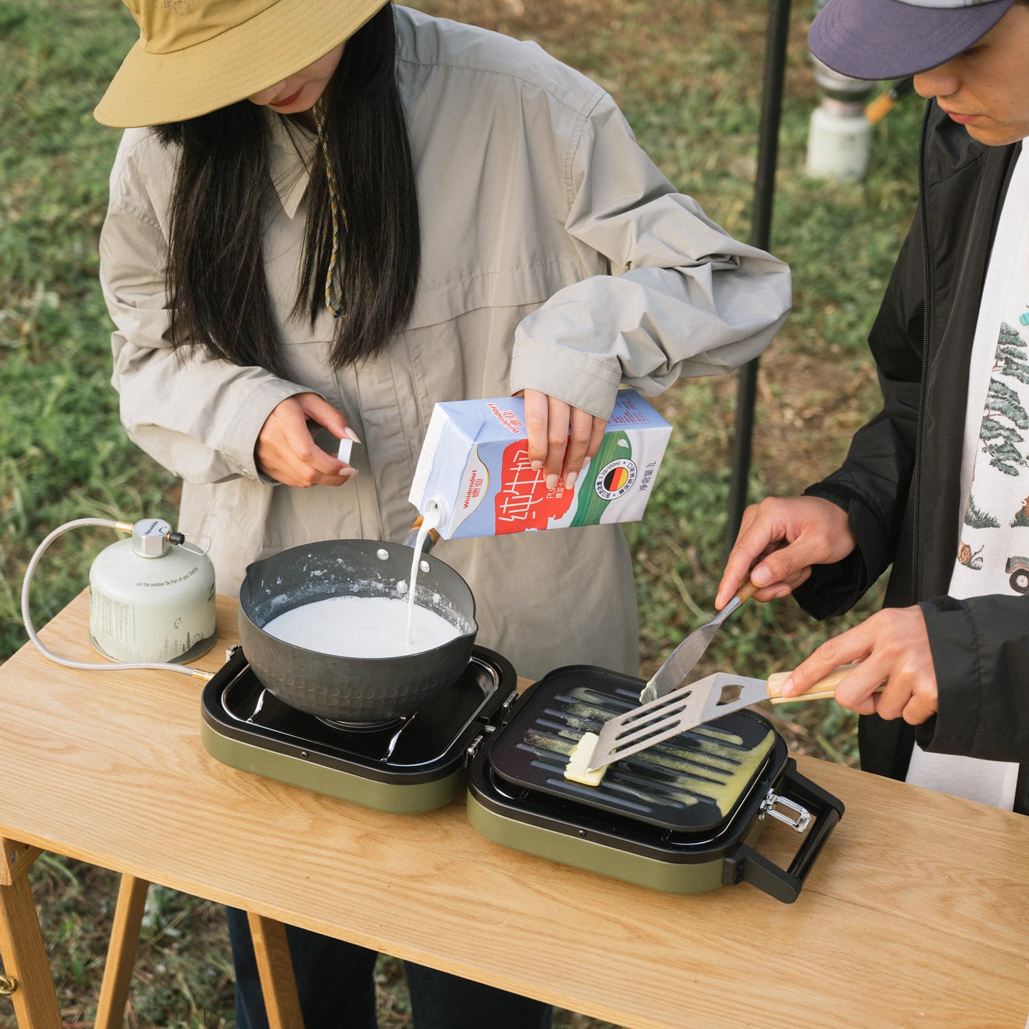 Naturehike Réchaud à gaz de camping pliable 2 en 1 avec plaque de gril, réchaud à gaz portable, 2 brûleurs réglables, allumage piézoélectrique, compatible avec mélange de carburant isobutane