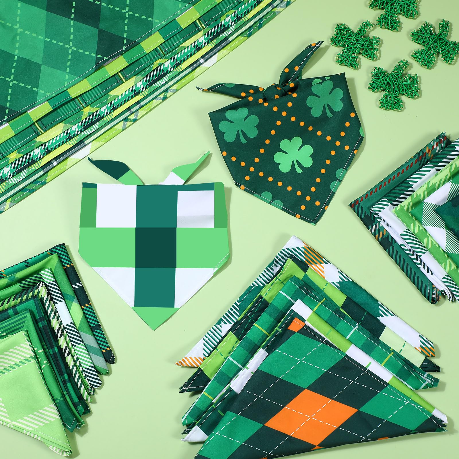Sweetude St. Patrick's Day Halstücher für Hunde, kariert, verstellbar, waschbar, Halstuch, Urlaub, Haustierkostüm, Zubehör, Pflegezubehör für kleine bis große Katzen, 60 Stück