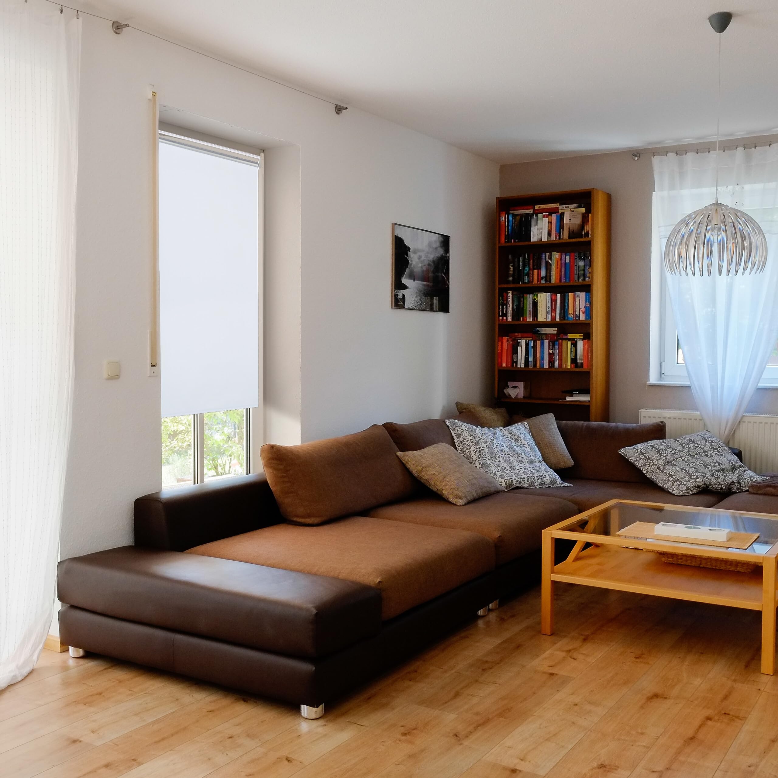 Relaxdays Blackout Blind, Thermal Roller Curtain, No Drill, Attach with Clamps, 100x160cm Length, 96cm Width, PVC, White - Image 2