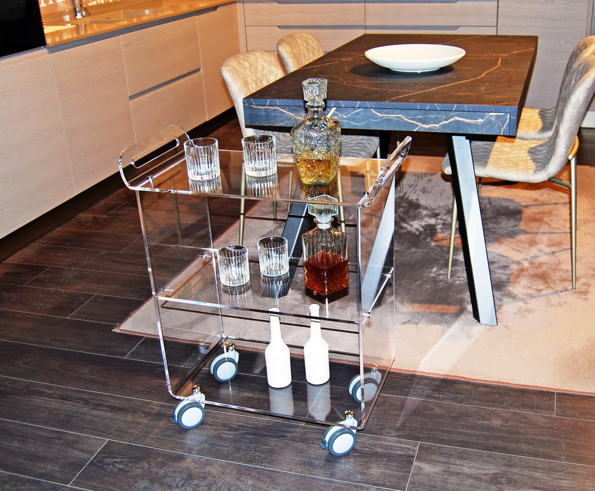Slato Newman ⎪ Carrello con ruote da Soggiorno, Cucina, Portavivande, Vetrinetta Mobile di design a tre ripiani in cristallo acrilico Made in Italy, cm. L.71 x P.33 x H79