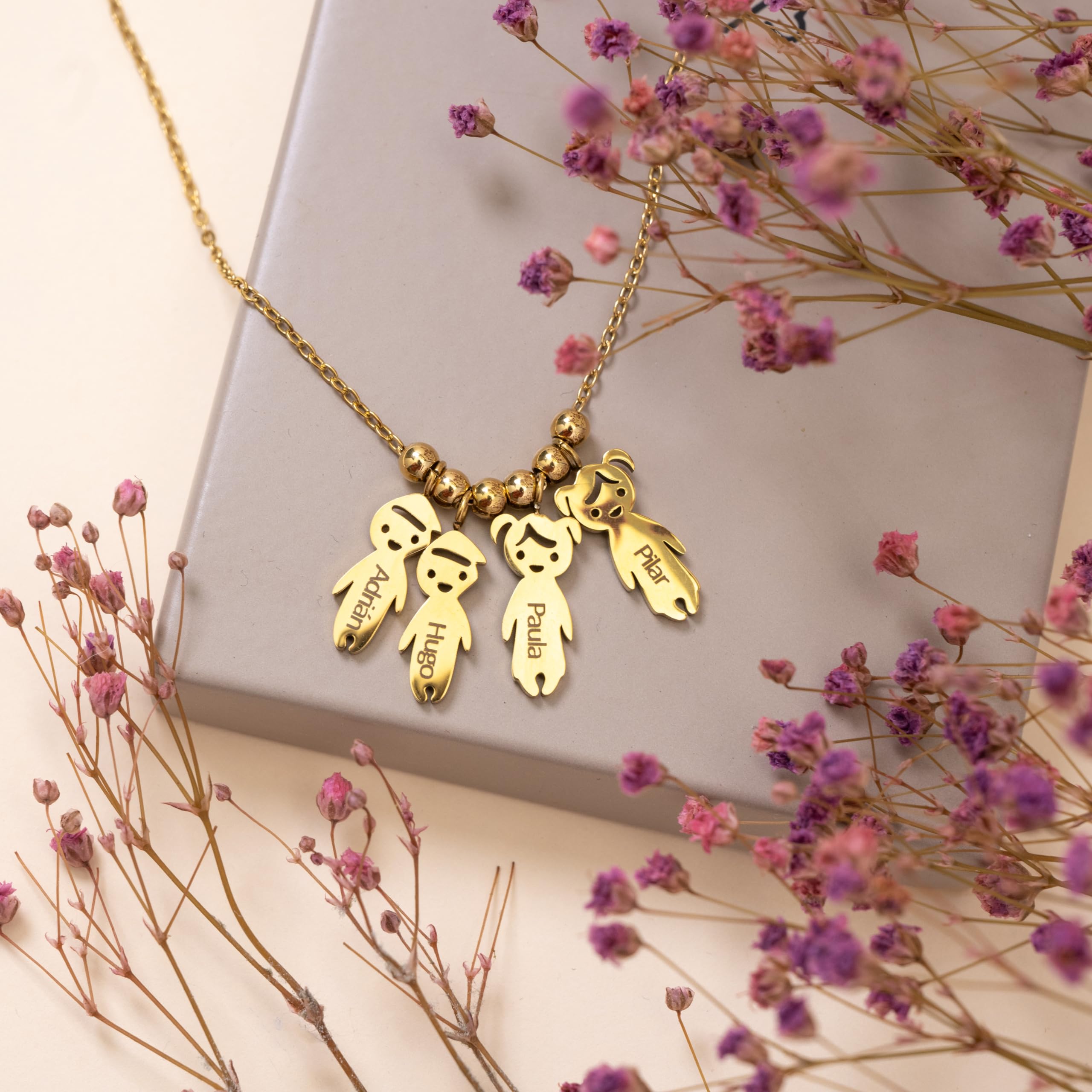 Bervi Collar Personalizado Familia | Nombres Grabados | Acero Inoxidable | Para Mujer, Niños y Niñas | Regalo