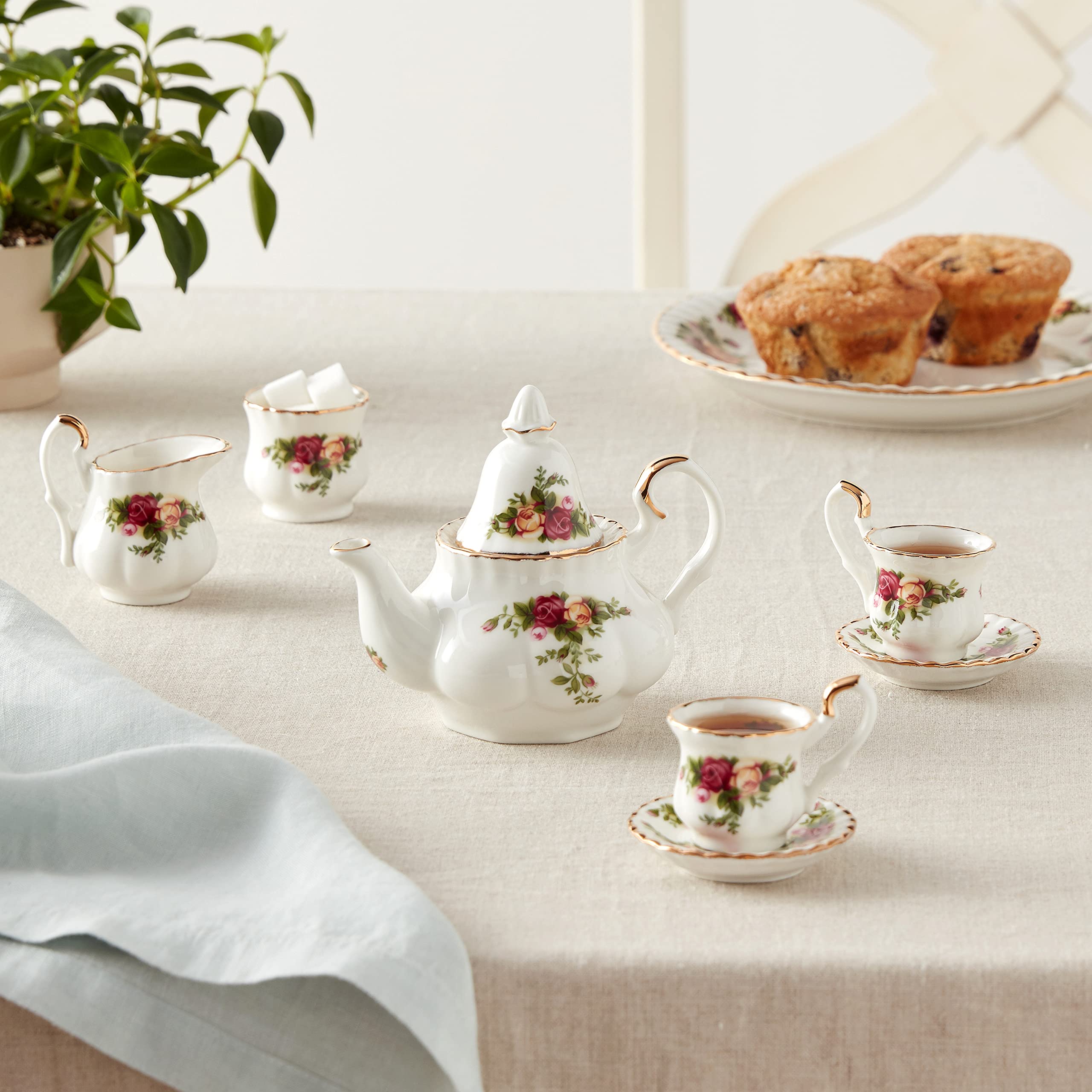 Royal Albert Old Country Roses Le Petite 9-Piece Tea Set product thumbnail 8