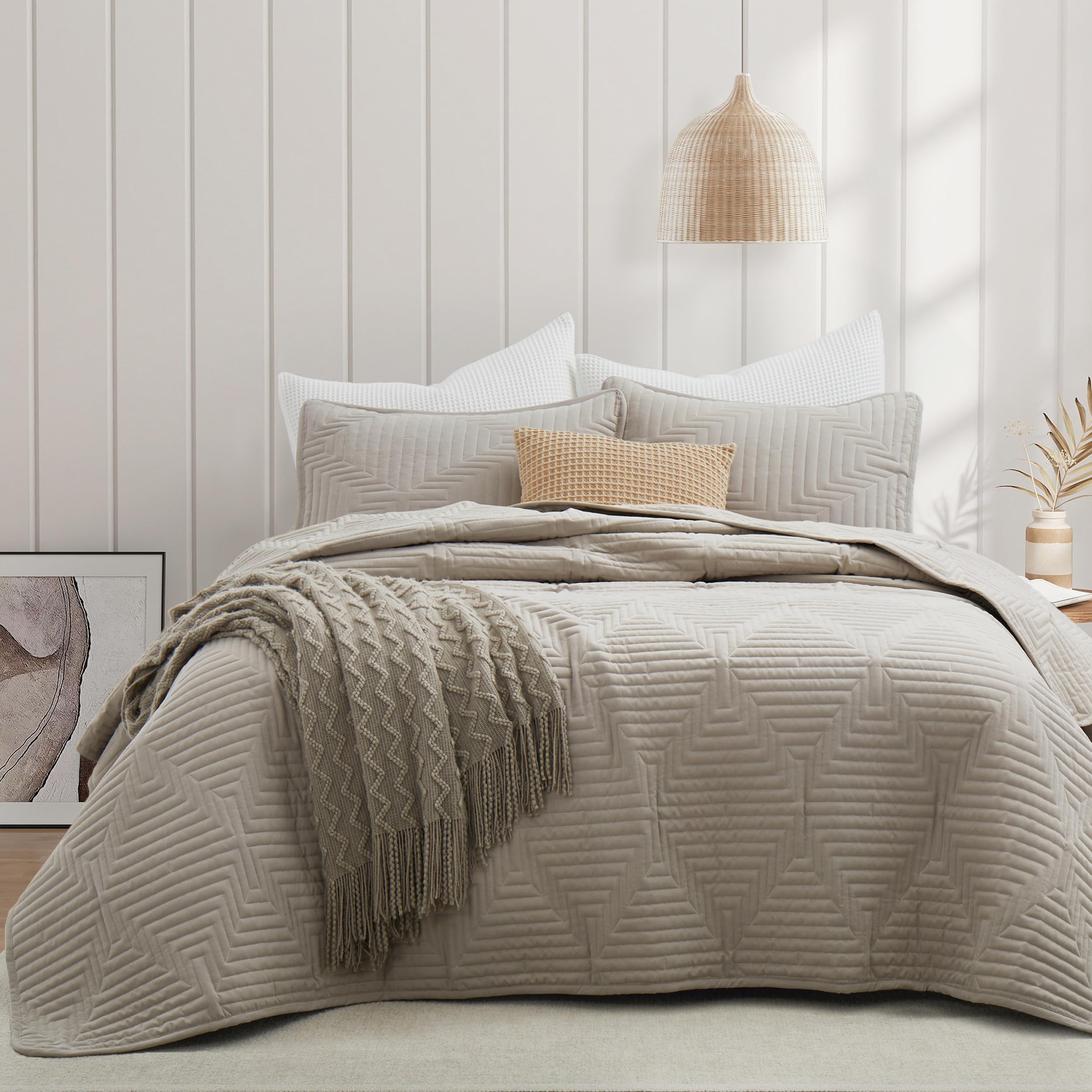 Oli Anderson Queen Quilt Set, Khaki Lightweight Soft Bedspread Coverlet, Basket Weave Pattern Bedding, 3PCS Modern Geometric Stitching Textured