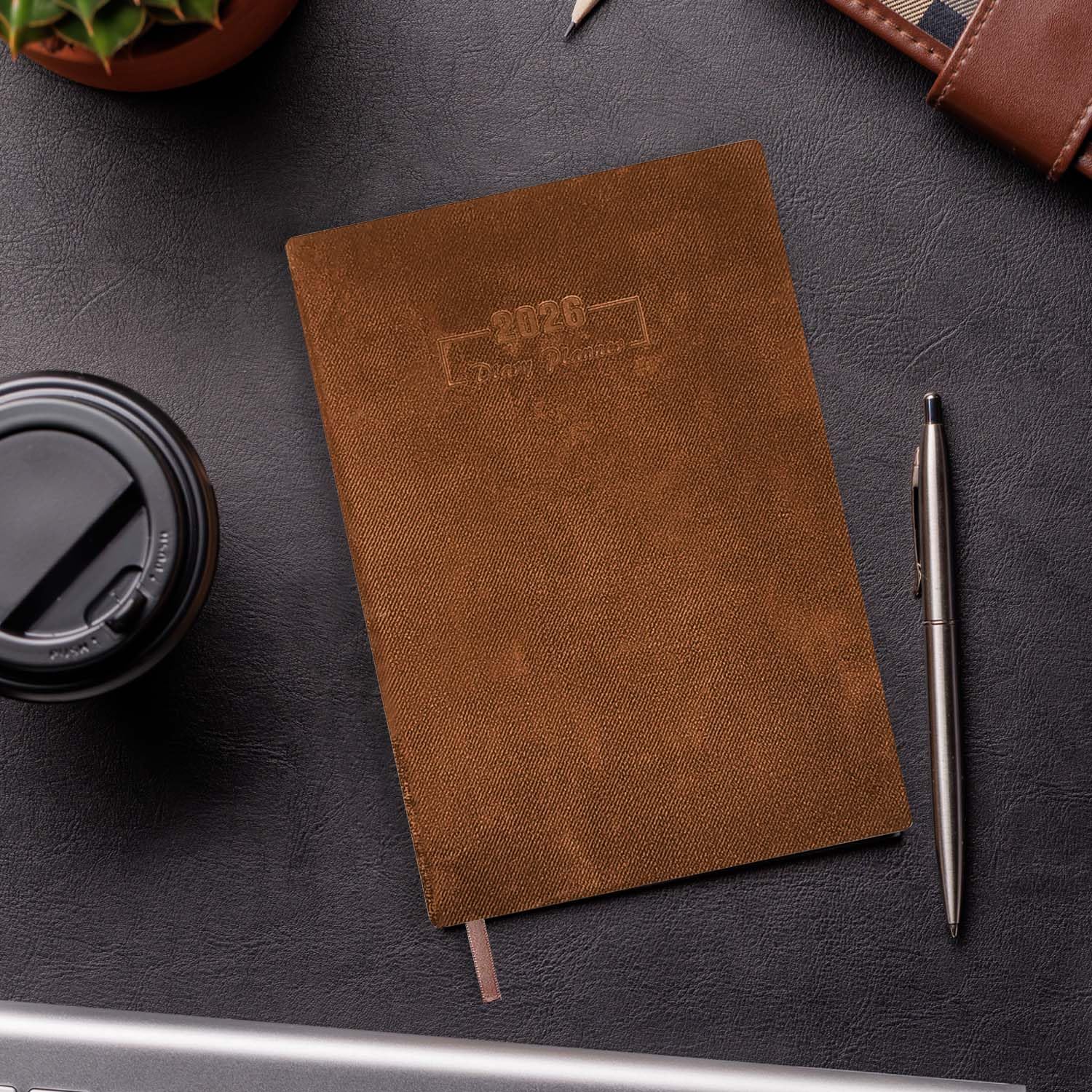 Agenda giornaliera 2026, formato A5, con copertina in morbido velluto, pagine 80 g/m², agenda 365 giorni, per ufficio, uso personale, Capodanno e regali aziendali (marrone)