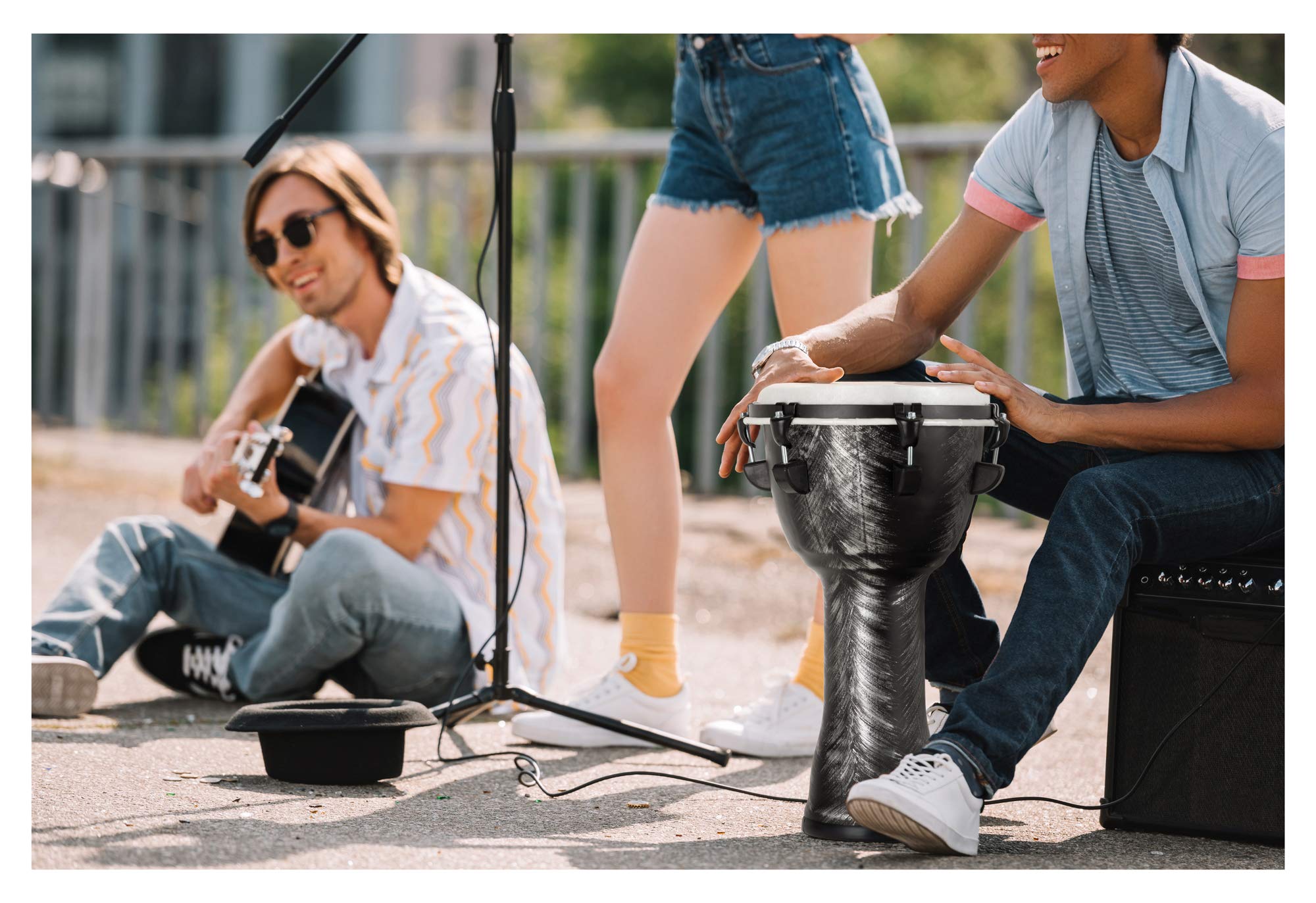 XDrum Djembe 10" Silver Brush, Djembe estilo africano, Altura: 20" (50 cm) | Diámetro: 10" (25 cm), Fabricado en PVC, 6 tornillos de afinación, Piel sintética con aspecto natural, Base de goma, Peso: 2