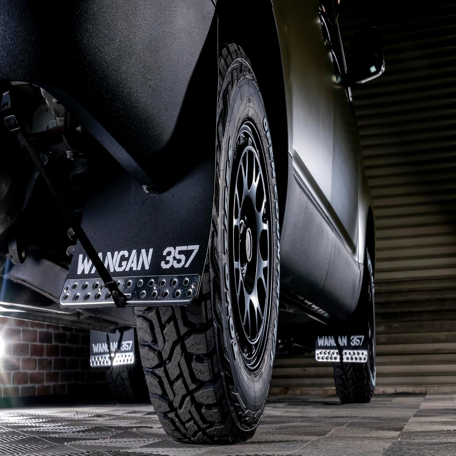 デリカd5 泥除け マッドガード チッピング塗装 楽天市場】デリカ D5