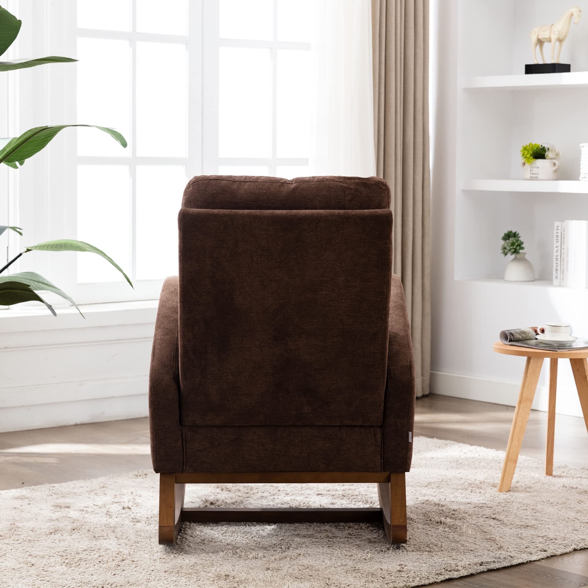 I0I&I0I Mecedora Mid-Century moderna, respaldo alto, madera de árbol de goma, bolsillos laterales, salón y habitación infantil, capacidad de carga de 150 kg, cómodo acolchado (café)