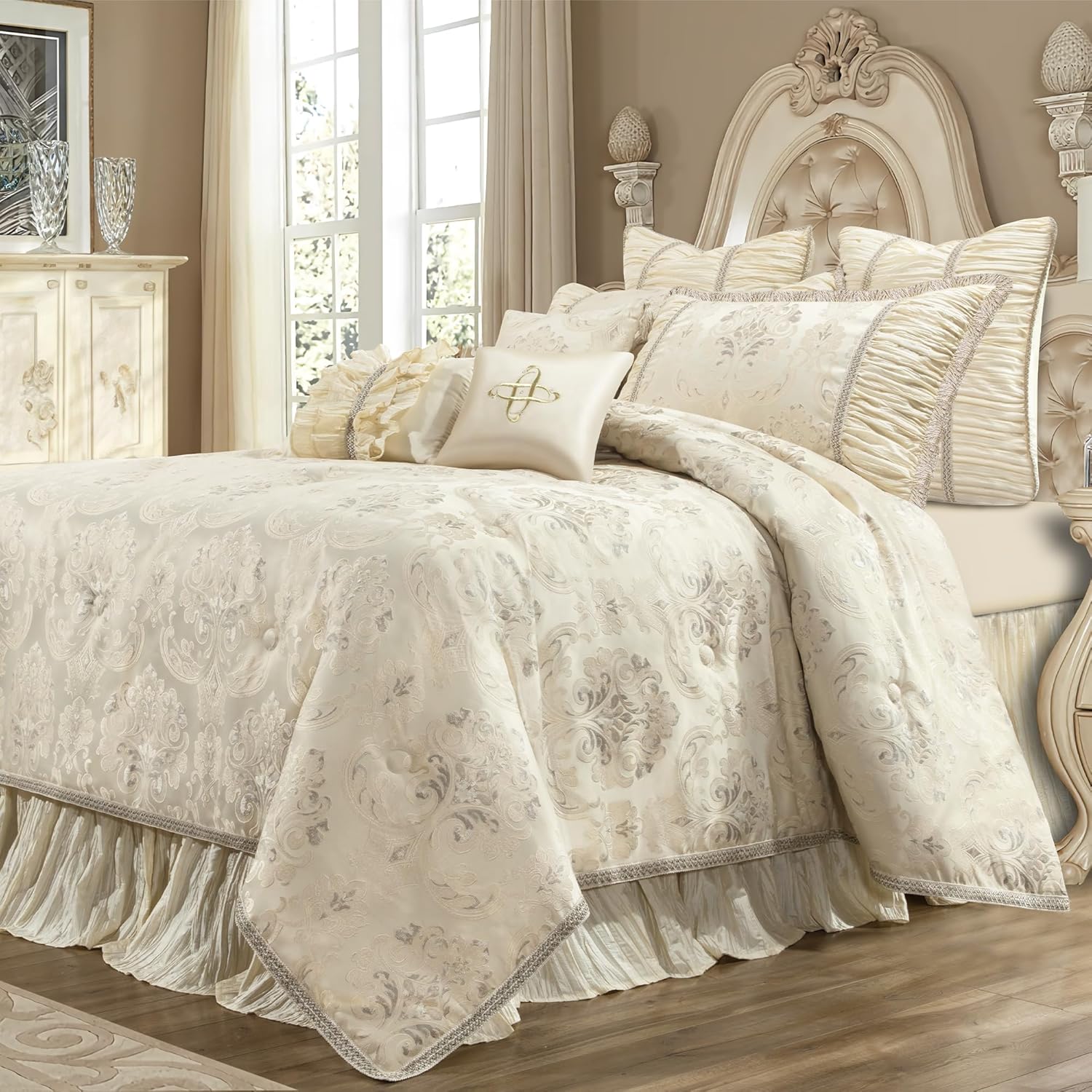 Loom and Mill Luxury Comforter Set, Jacquard Floral Design