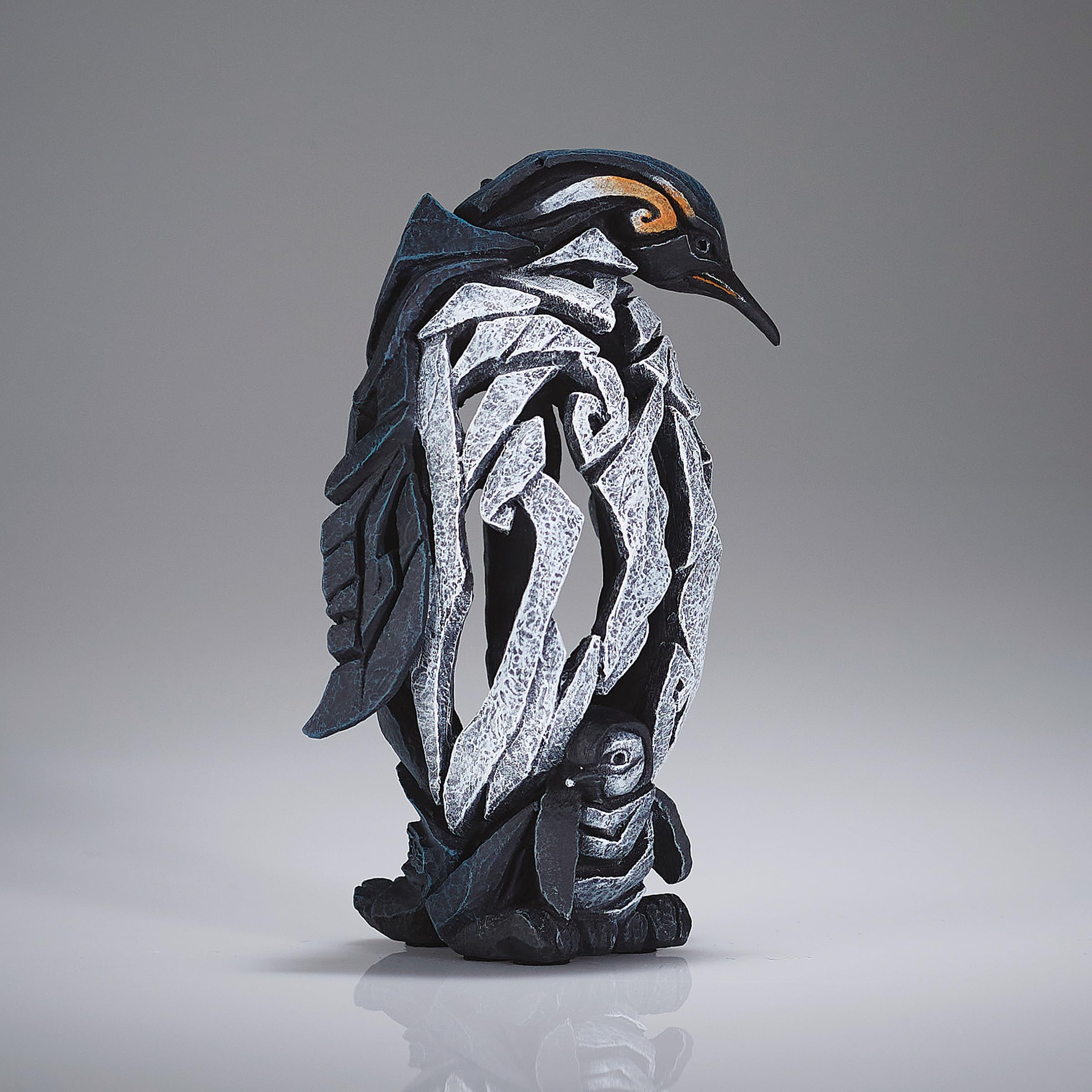 Enesco Edge Sculpture - Statuetta in miniatura a forma di pinguino in piedi con bambino, 14 cm, multicolore