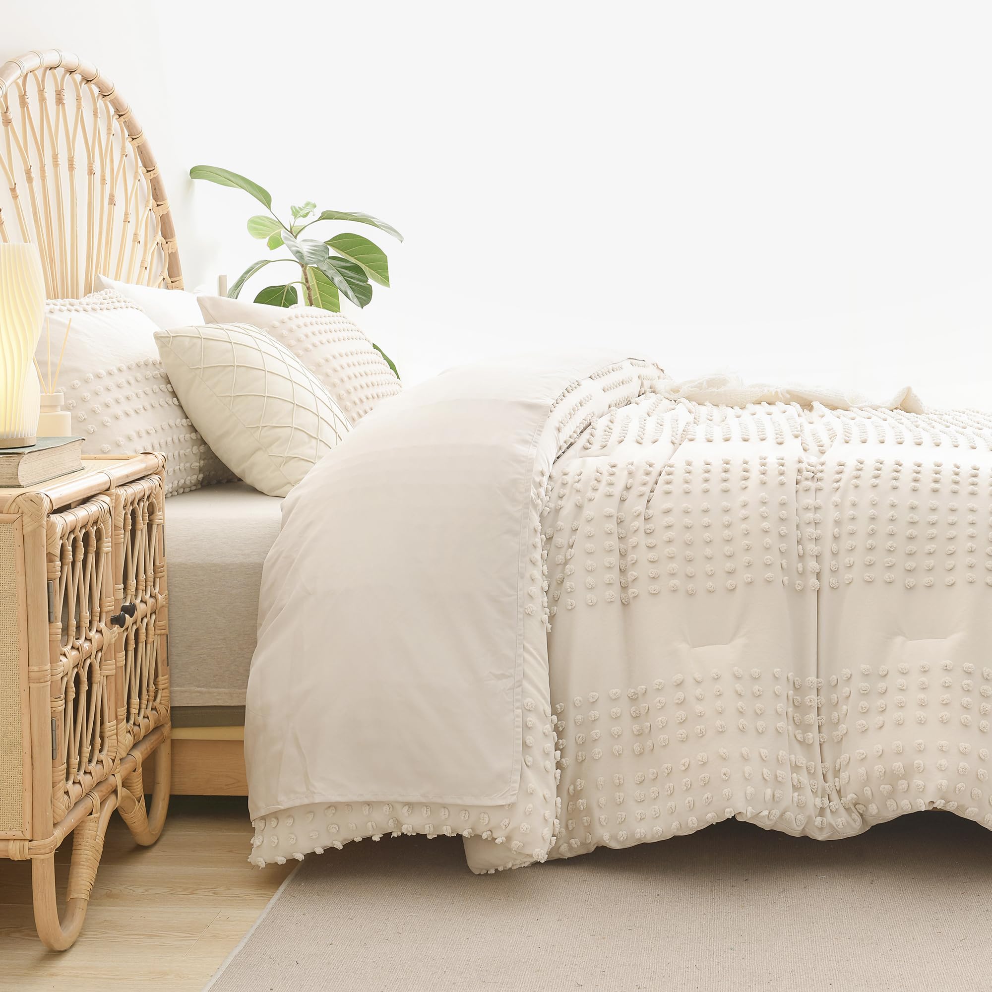 Litanika Beige Comforter King Size, Boho Tufted Comforter with Jacquard Pom Design, Dots Shabby Chic Bed Set, Lightweight 3 Pieces Bedding for All Season(104x90 Inches)