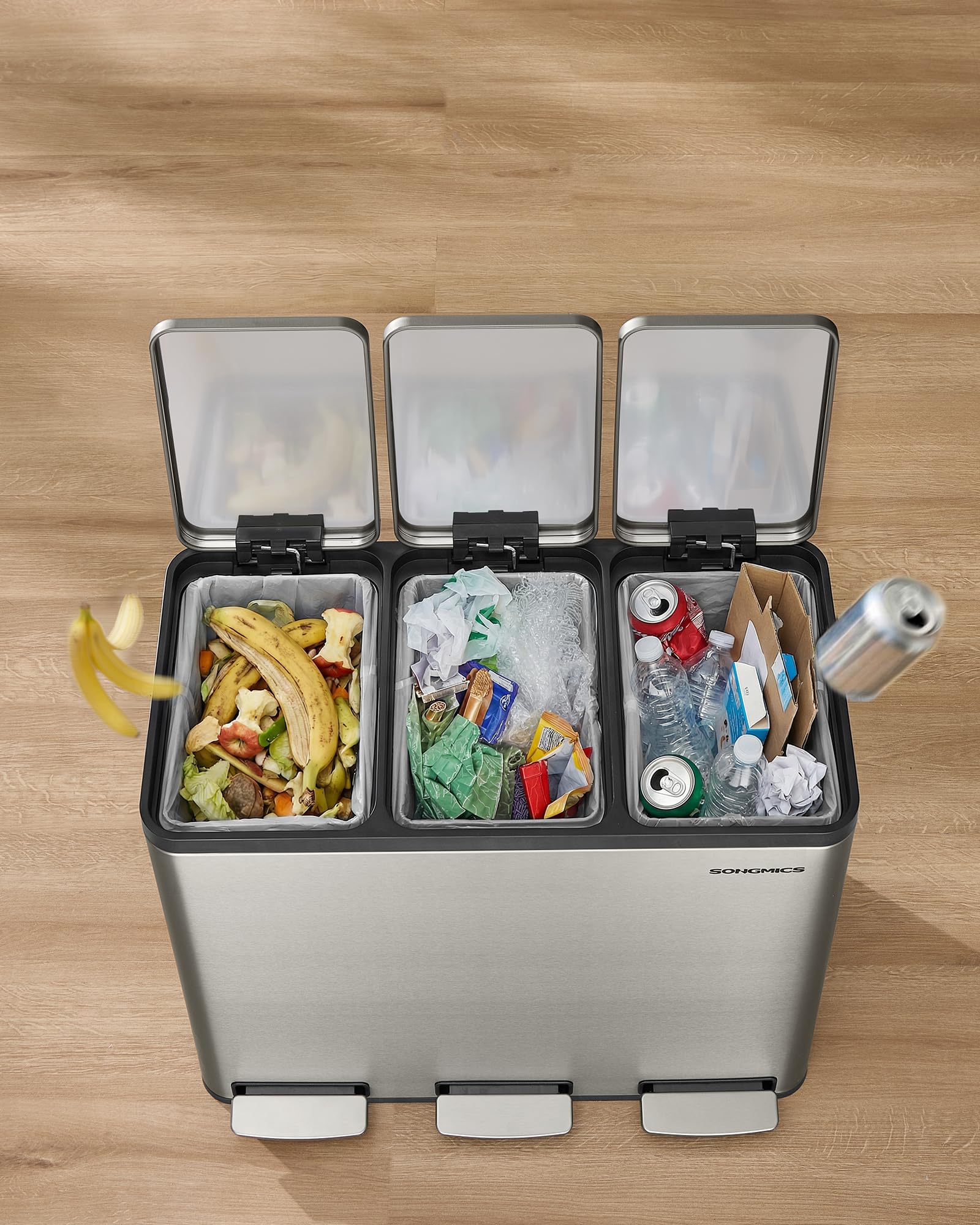 SONGMICS Kosz na śmieci kuchenny, 3 x 18 l, system segregacji śmieci, 3 przegródki, kosz na śmieci z 15 workami na śmieci, kosz na śmieci z pedałem, wyjmowany kosz wewnętrzny, pokrywka Softclose