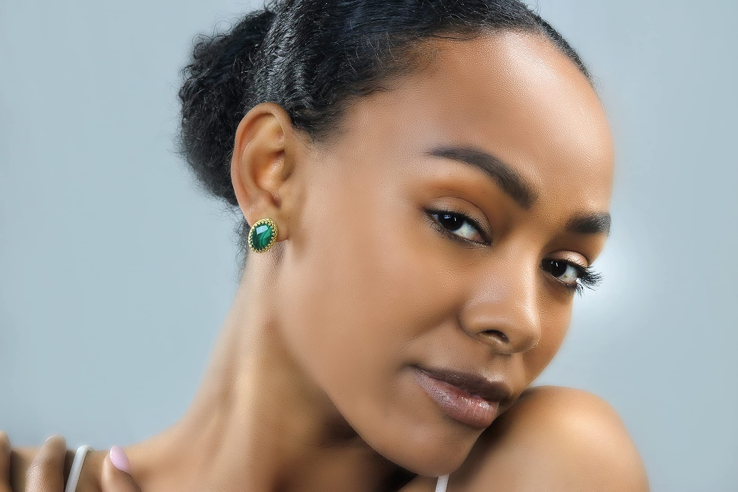 Pendientes de Malaquita Ovalados - Pendientes de Moda Hechos a Mano - Pendientes de Gema Intrincados para Mujeres - Boda, Declaración, Fiestas, Joyas de Uso Diario - Elija su Material