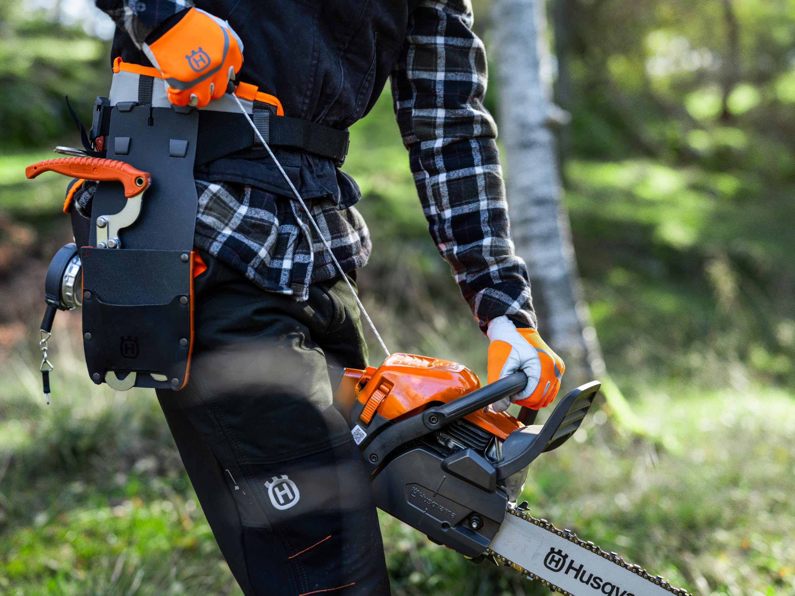 Husqvarna 445 S 15" – Leistungsstarke Allround‑Kettensäge für anspruchsvolle Holzarbeiten mit 38cm Schwertlänge