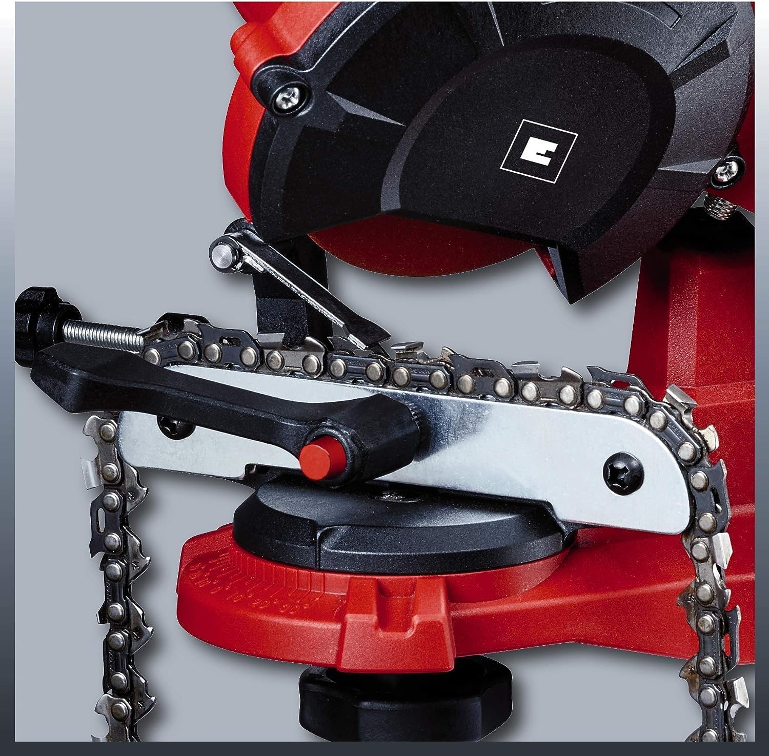 Close-up of Chain Clamping Vice