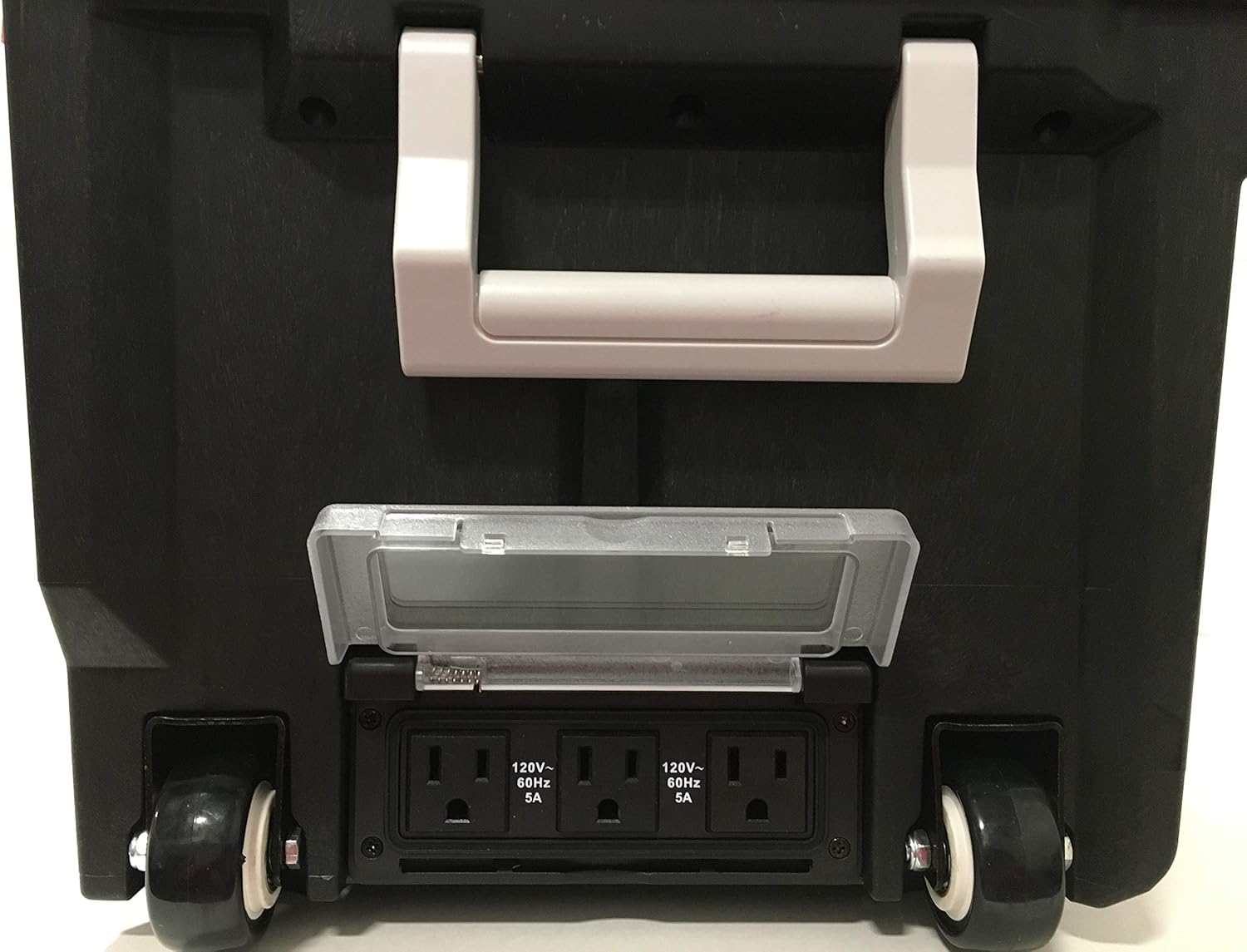 Coolbox rear power outlets
