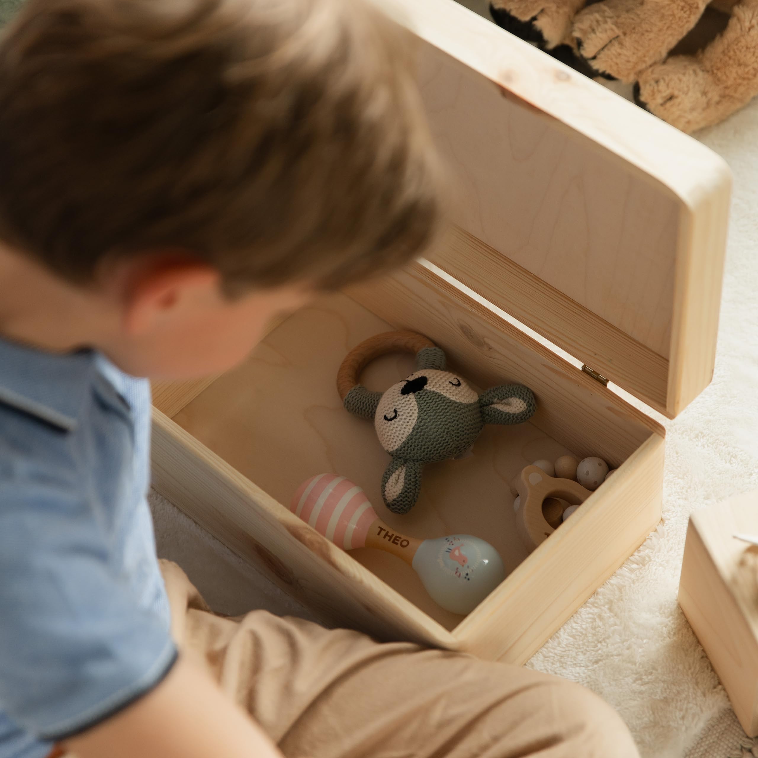 Baby Erinnerungsbox - tolle Holzkiste personalisiert Baby - 30 x 20 x 14 Holz - personalisierte Erinnerungskiste - Babybox Erinnerung - Taufgeschenk Mädchen - Boho Regenbogen