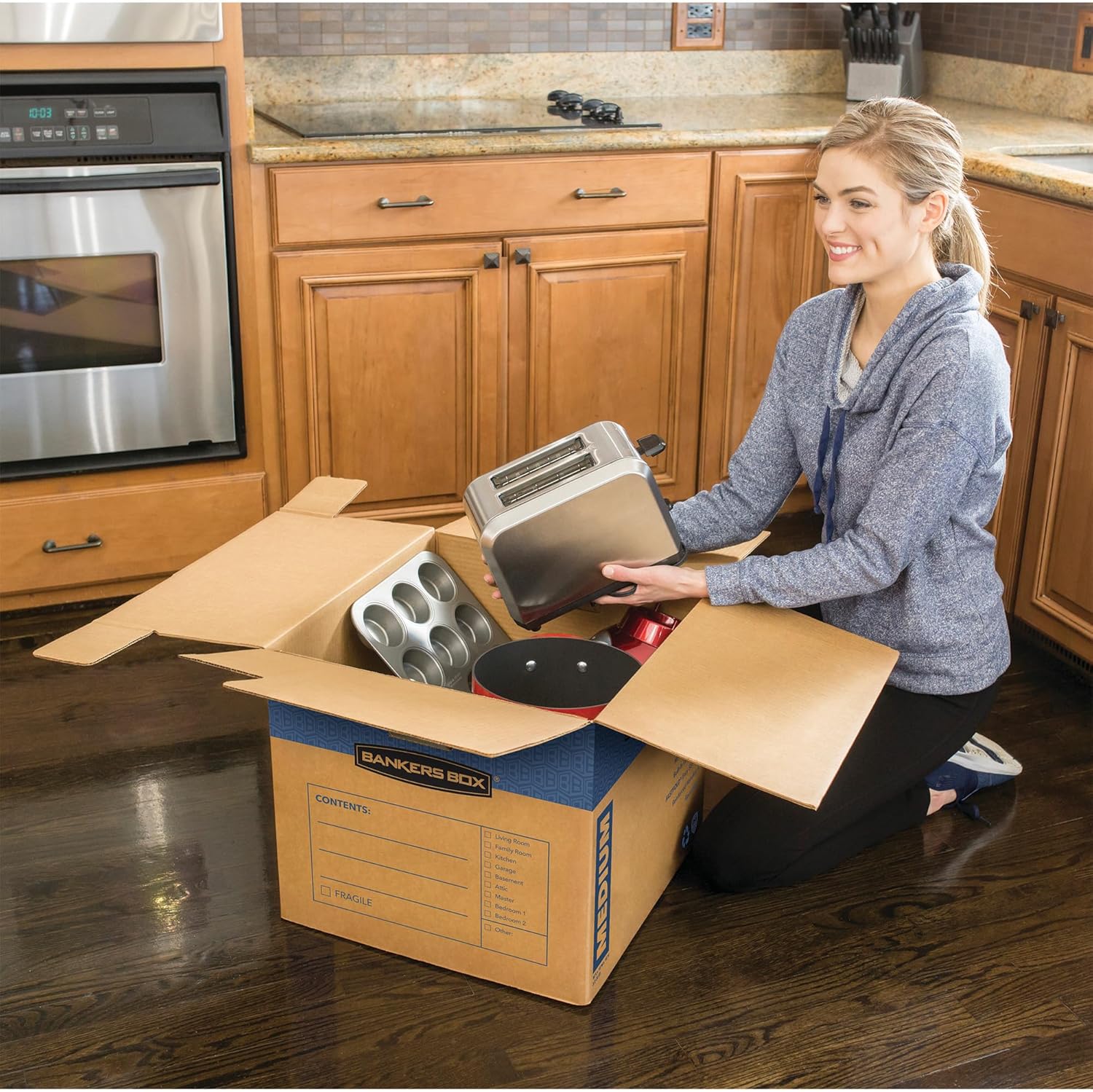 Bankers Box Medium Prime Moving Box 8 Pack, Reinforced Handles, Tape-Free Assembly, Attached Lid, 18-in x 15-in x 14-in (0062806) - Image 3