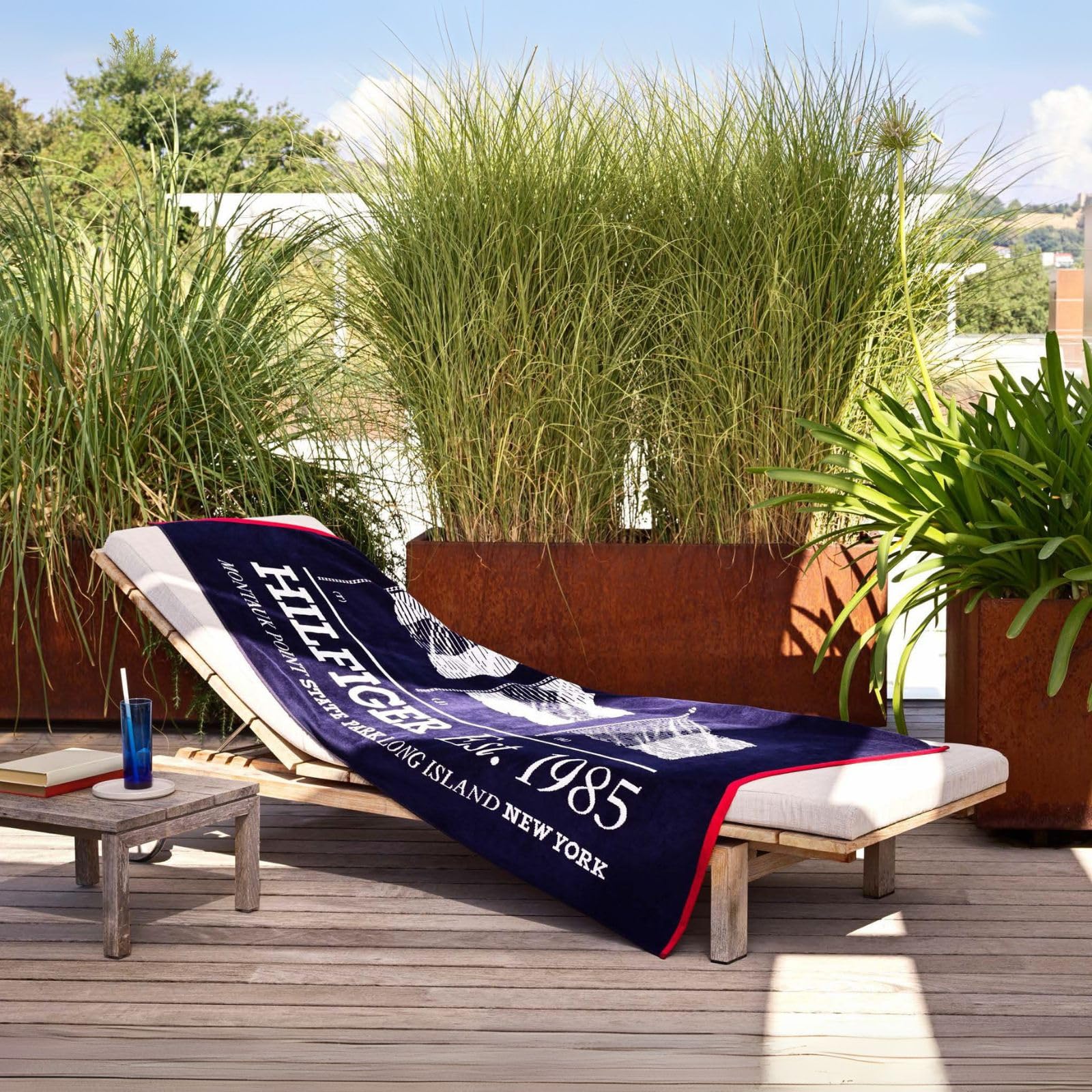 Tommy Hilfiger Serviette de Plage Piscine Plage Serviette Maxi en Éponge de Pur Coton Chenillé Motif: Skipper 51 Taille: 90 x 170 cm
